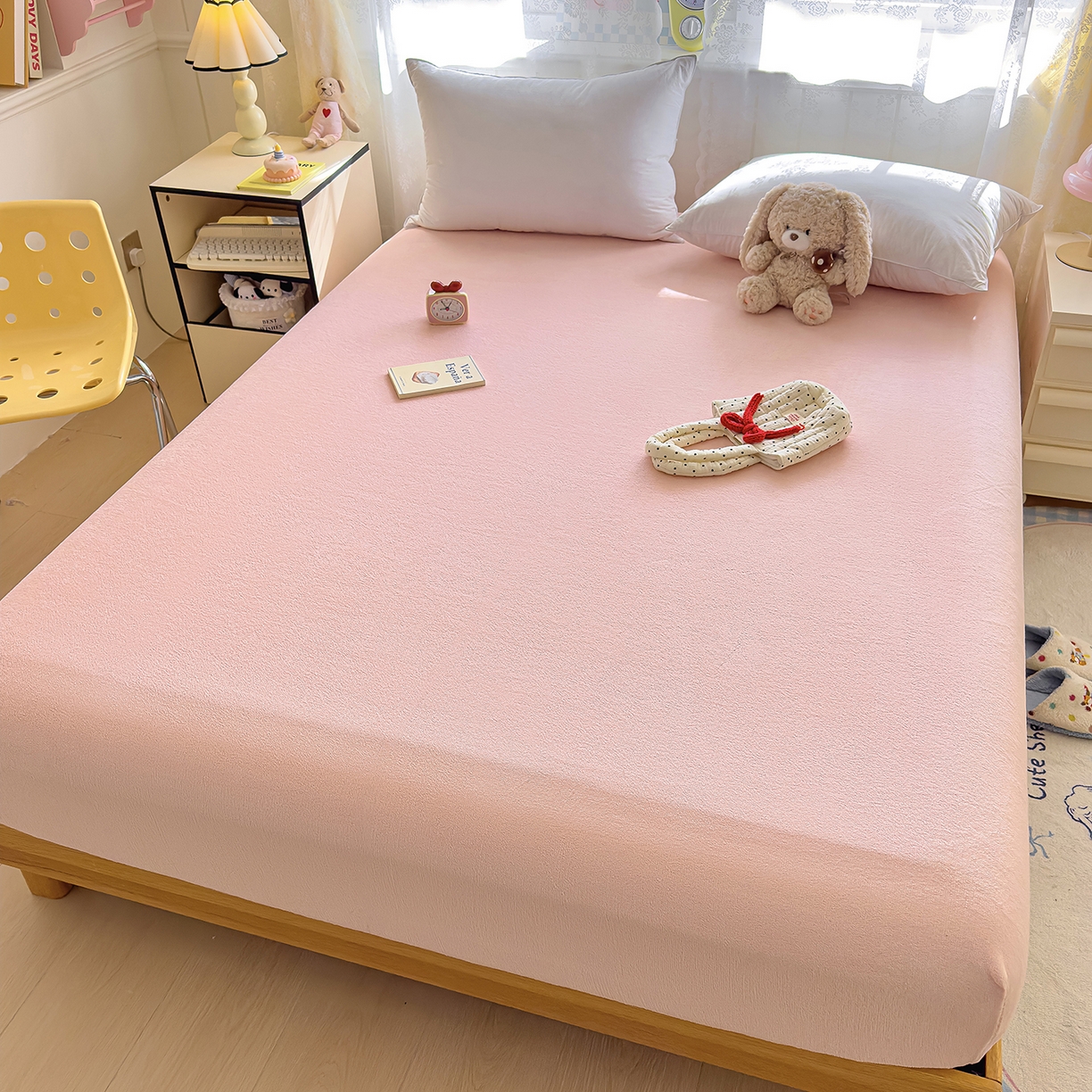 91家纺网 家纺一手货源 找家纺 灿哈家纺 2025新款牛奶绒印花床笠单品床笠床笠单件床笠三件套 草莓粉