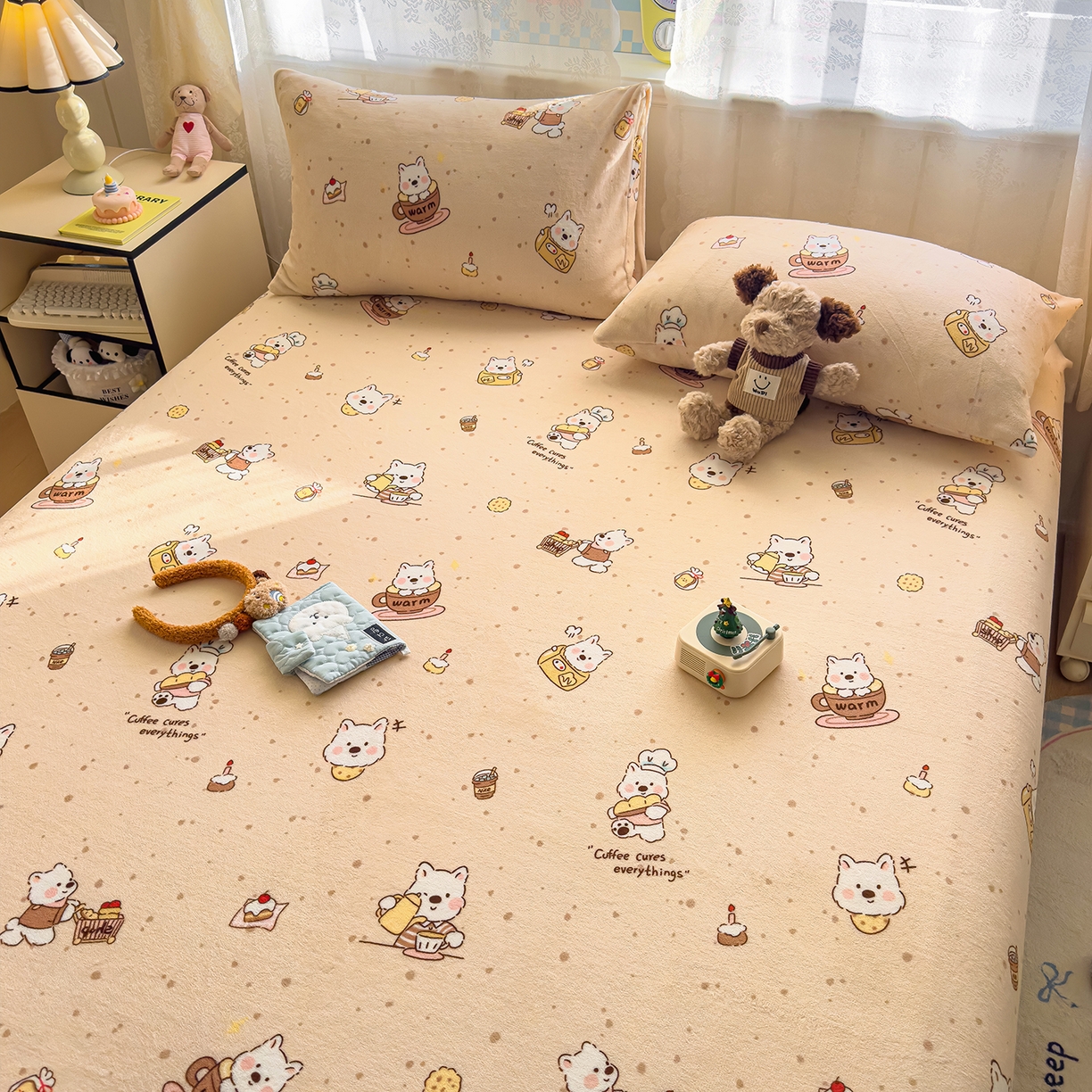 91家纺网 家纺一手货源 找家纺 灿哈家纺 2025新款牛奶绒印花床笠单品床笠床笠单件床笠三件套 咖啡熊