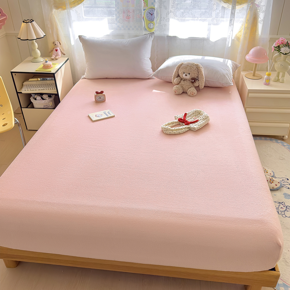 91家纺网 家纺一手货源 找家纺 灿哈家纺 2025新款牛奶绒印花床笠单品床笠床笠单件床笠三件套 草莓粉