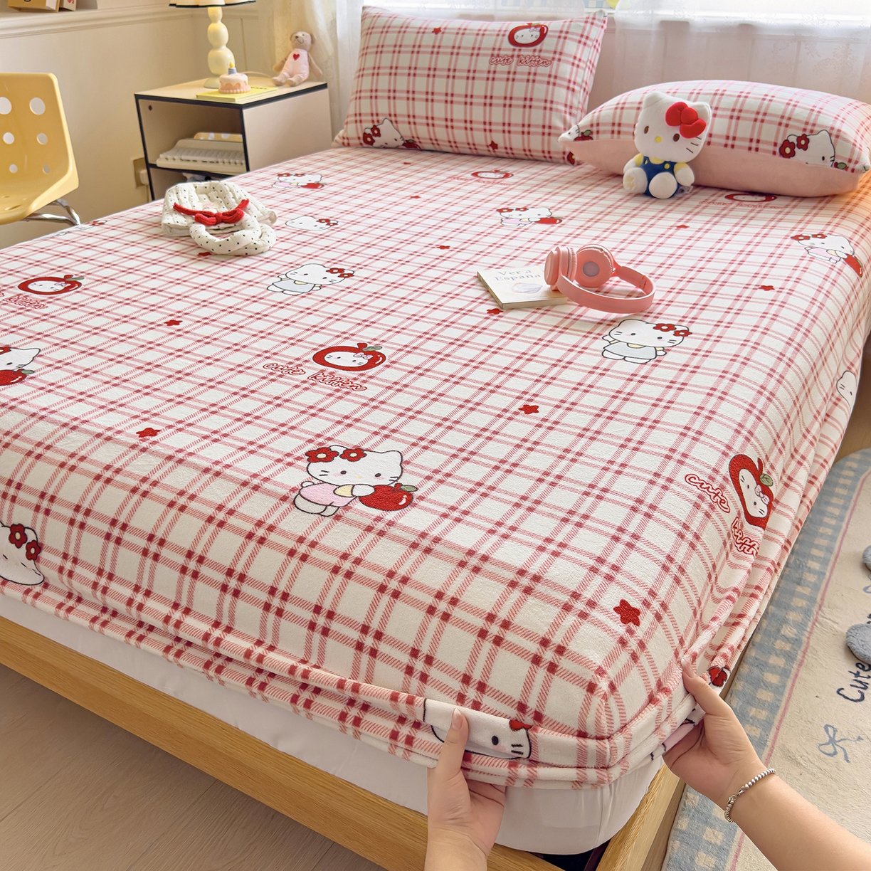 91家纺网 家纺一手货源 找家纺 灿哈家纺 2025新款牛奶绒印花床笠单品床笠床笠单件床笠三件套 格子猫