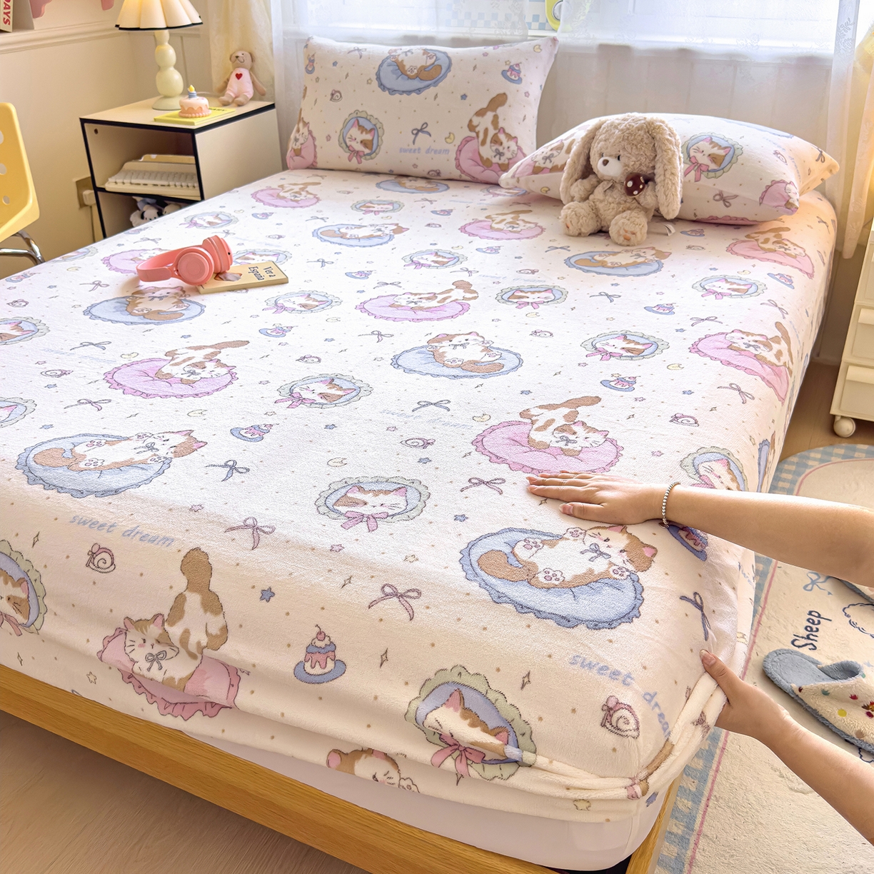 91家纺网 家纺一手货源 找家纺 灿哈家纺 2025新款牛奶绒印花床笠单品床笠床笠单件床笠三件套 哈基米