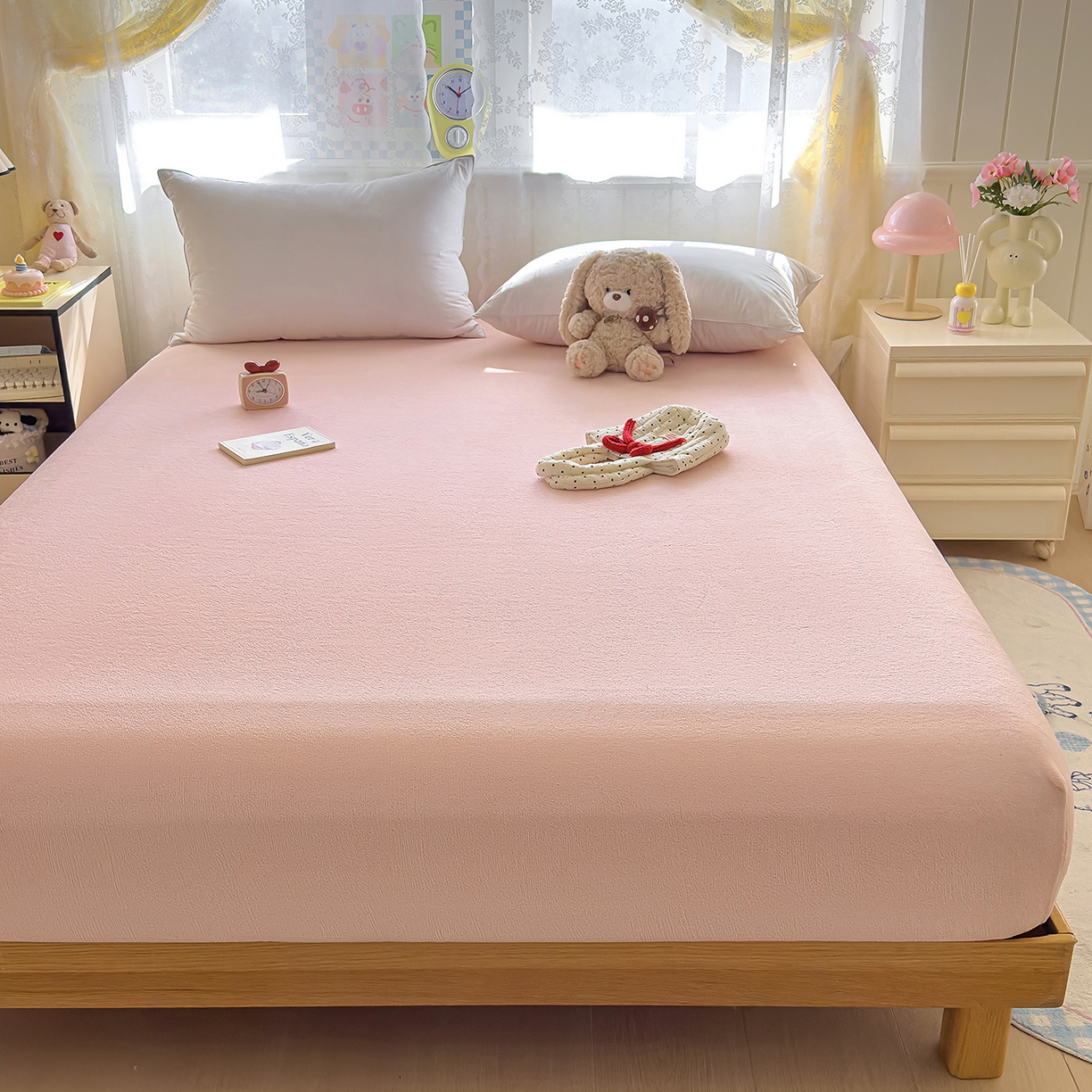 91家纺网 家纺一手货源 找家纺 灿哈家纺 2025新款牛奶绒印花床笠单品床笠床笠单件床笠三件套 草莓粉