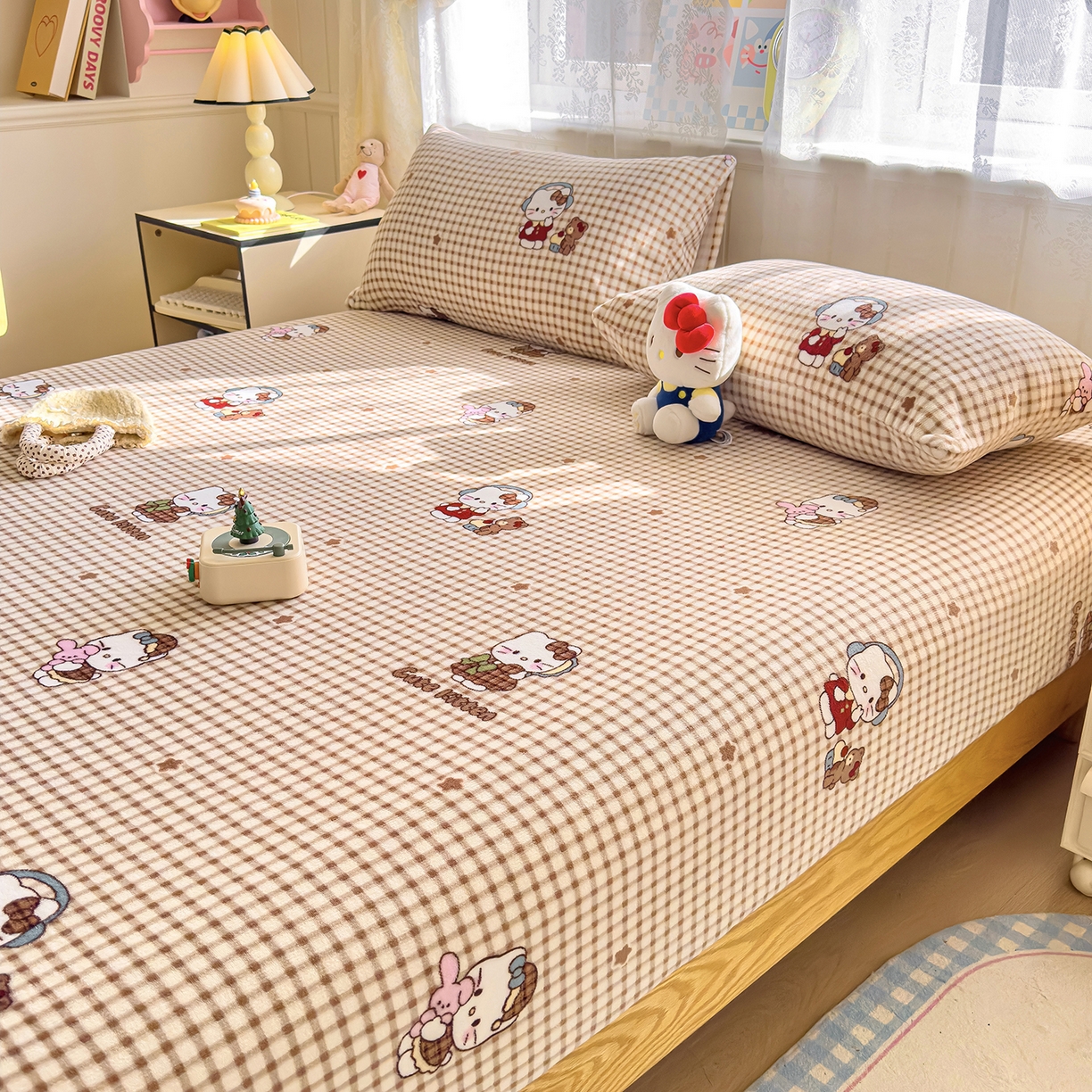 91家纺网 家纺一手货源 找家纺 灿哈家纺 2025新款牛奶绒印花床笠单品床笠床笠单件床笠三件套 格子猫-咖色