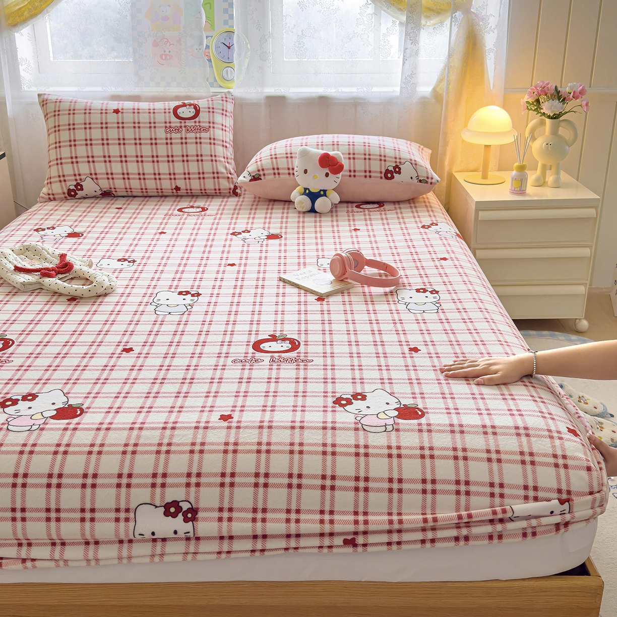 91家纺网 家纺一手货源 找家纺 灿哈家纺 2025新款牛奶绒印花床笠单品床笠床笠单件床笠三件套 格子猫