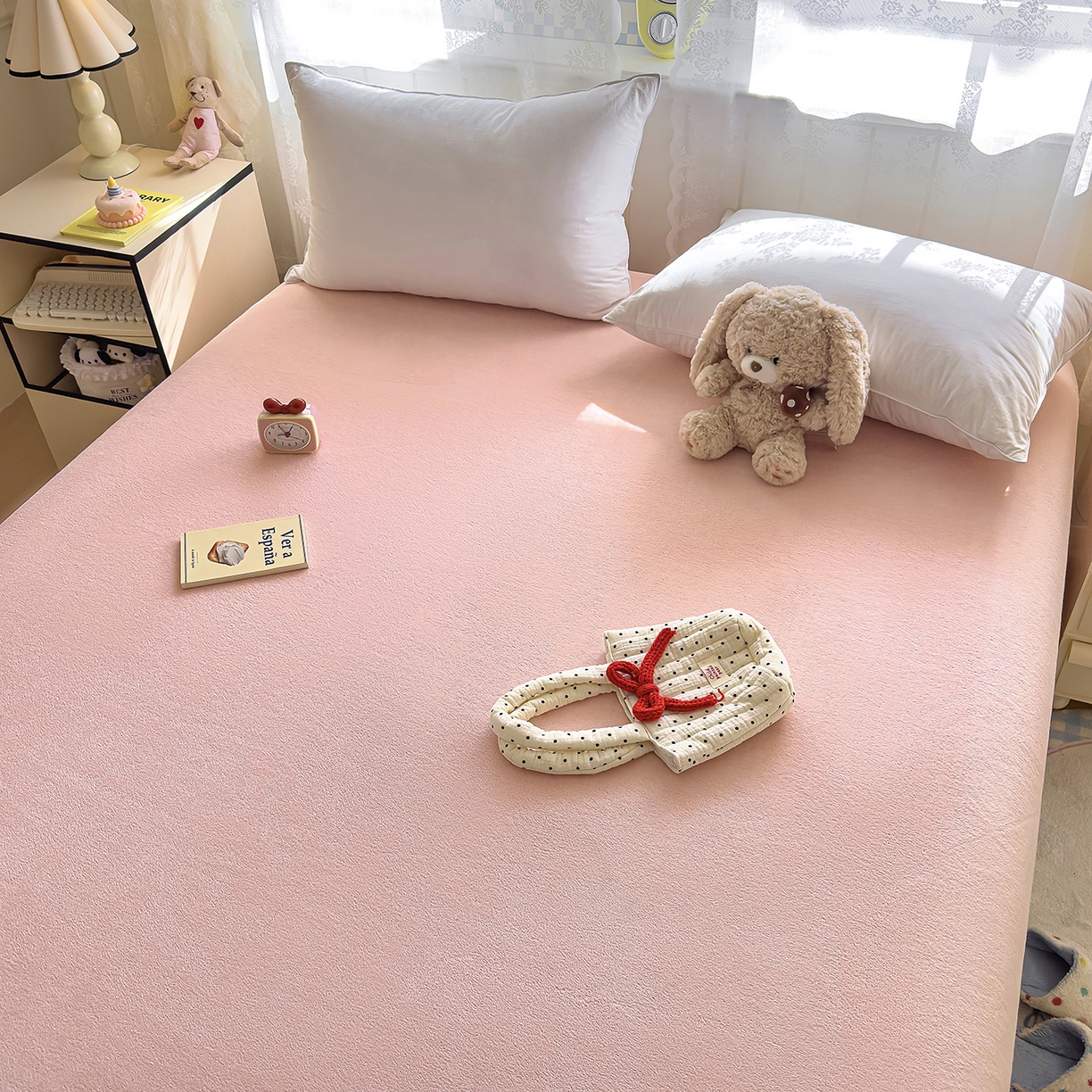 91家纺网 家纺一手货源 找家纺 灿哈家纺 2025新款牛奶绒印花床笠单品床笠床笠单件床笠三件套 草莓粉