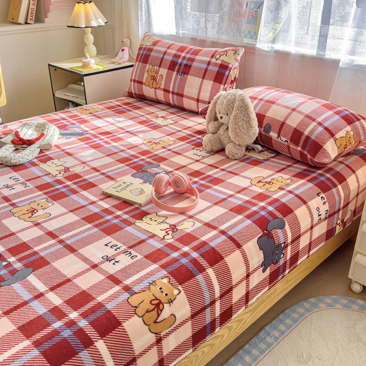 91家纺网 家纺一手货源 找家纺 灿哈家纺 2025新款牛奶绒印花床笠单品床笠床笠单件床笠三件套 可爱猫咪