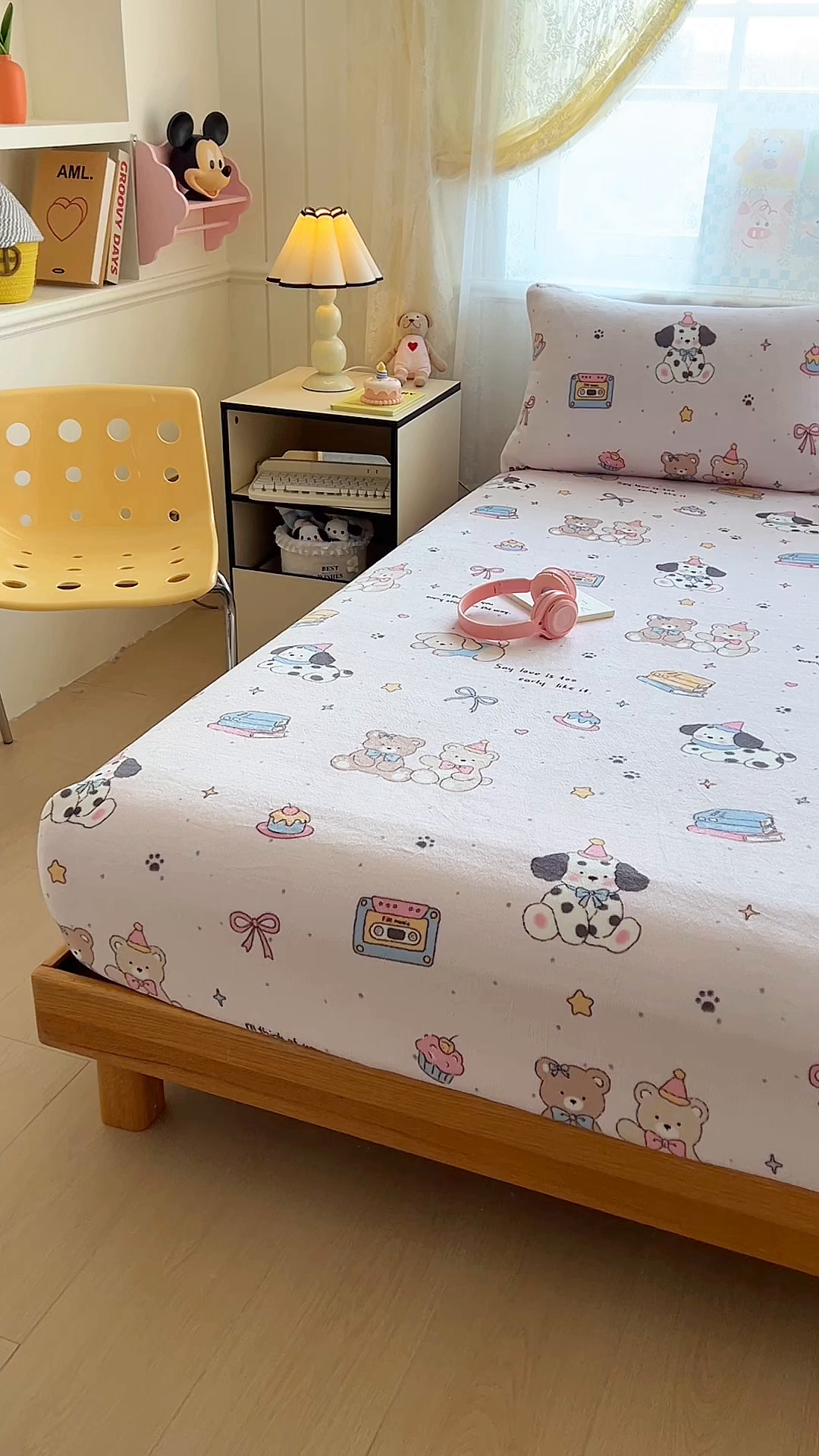 91家纺网 家纺一手货源 找家纺 灿哈家纺 2025新款牛奶绒印花床笠单品床笠床笠单件床笠三件套 斑点小狗