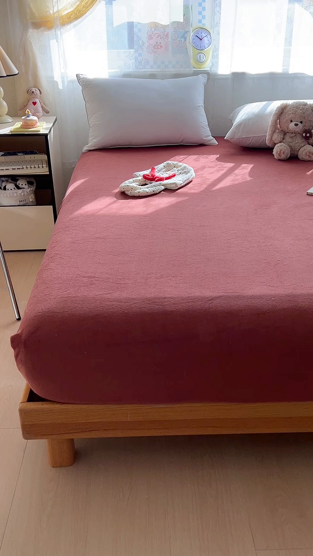 91家纺网 家纺一手货源 找家纺 灿哈家纺 2025新款牛奶绒印花床笠单品床笠床笠单件床笠三件套 酒红