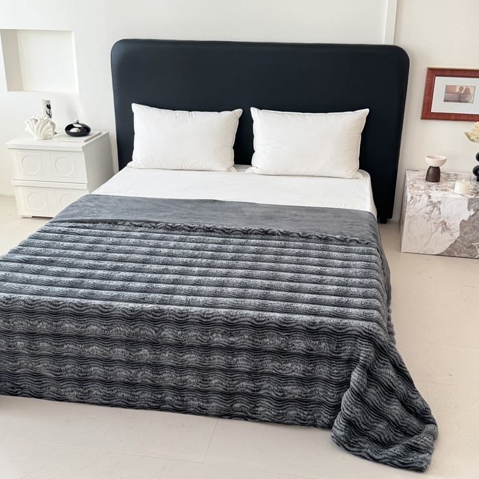 91家纺网 家纺一手货源 找家纺 （总）丹本家纺 2025新款加厚大兔毛牛奶绒多功能盖毯毛毯毯子