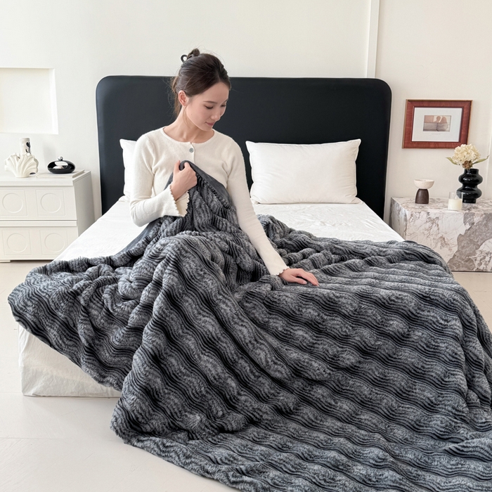 91家纺网 家纺一手货源 找家纺 （总）丹本家纺 2025新款加厚大兔毛牛奶绒多功能盖毯毛毯毯子