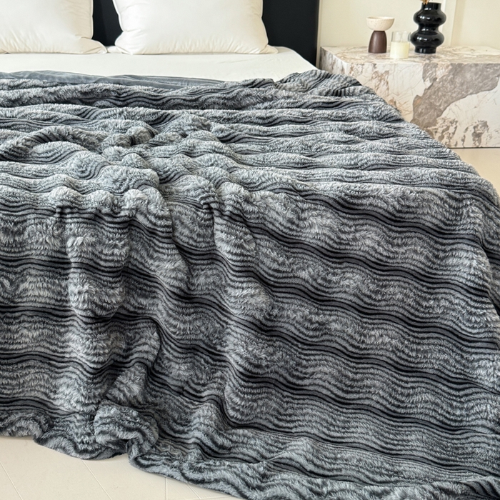 91家纺网 家纺一手货源 找家纺 （总）丹本家纺 2025新款加厚大兔毛牛奶绒多功能盖毯毛毯毯子