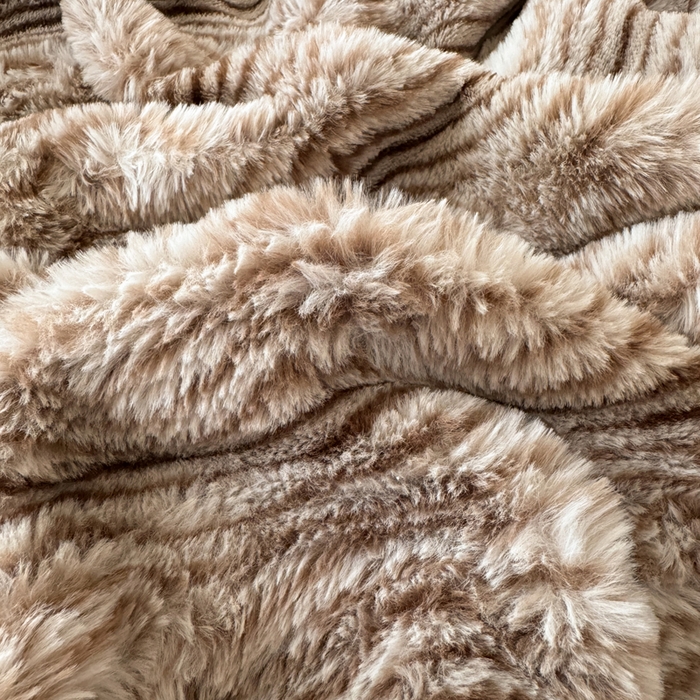 91家纺网 家纺一手货源 找家纺 丹本家纺 2025新款加厚大兔毛牛奶绒多功能盖毯毛毯毯子 波浪-咖