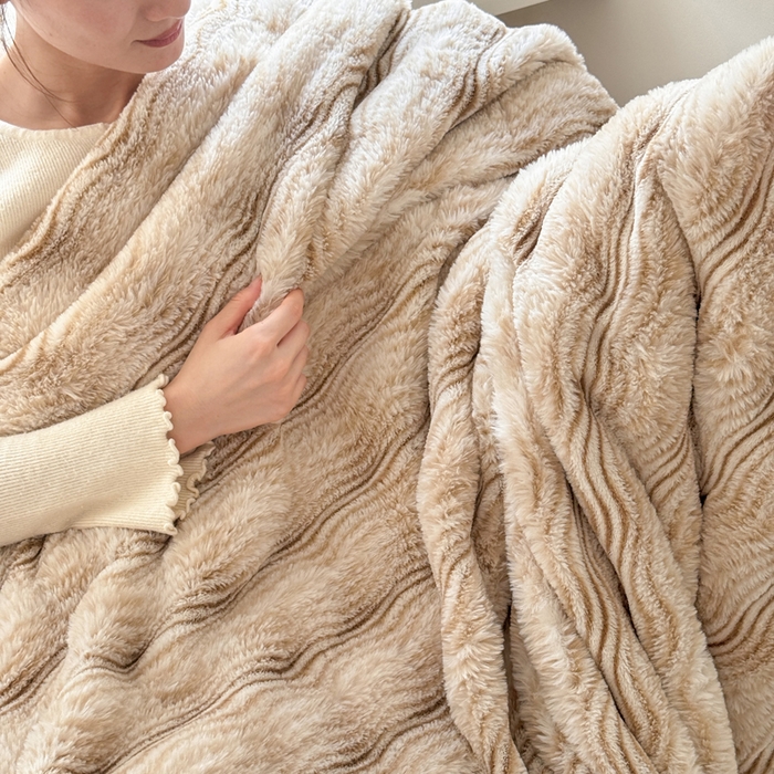 91家纺网 家纺一手货源 找家纺 丹本家纺 2025新款加厚大兔毛牛奶绒多功能盖毯毛毯毯子 波浪-驼