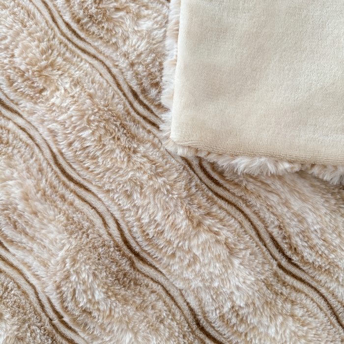 91家纺网 家纺一手货源 找家纺 丹本家纺 2025新款加厚大兔毛牛奶绒多功能盖毯毛毯毯子 波浪-驼