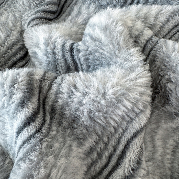 91家纺网 家纺一手货源 找家纺 丹本家纺 2025新款加厚大兔毛牛奶绒多功能盖毯毛毯毯子 波浪-银灰