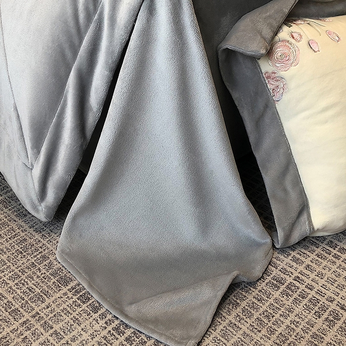 91家纺网 家纺一手货源 找家纺 家居1号家纺 2025新款230克A类全消光牛奶绒四件套-花海 花海-高级灰