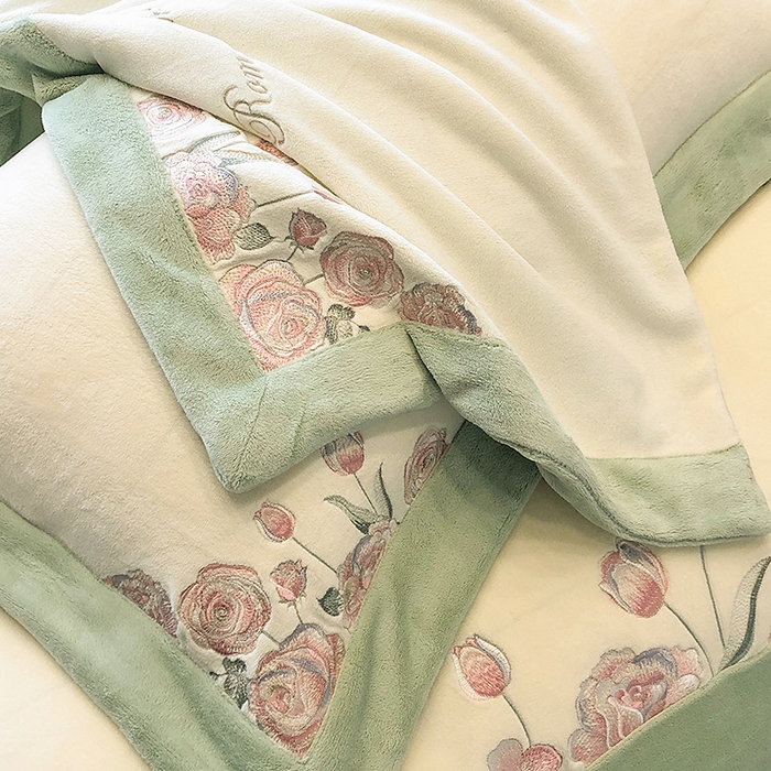 91家纺网 家纺一手货源 找家纺 家居1号家纺 2025新款230克A类全消光牛奶绒四件套-花海 花海-苹果绿