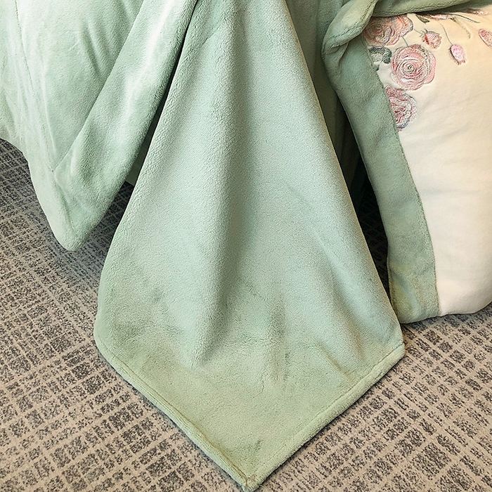 91家纺网 家纺一手货源 找家纺 家居1号家纺 2025新款230克A类全消光牛奶绒四件套-花海 花海-苹果绿