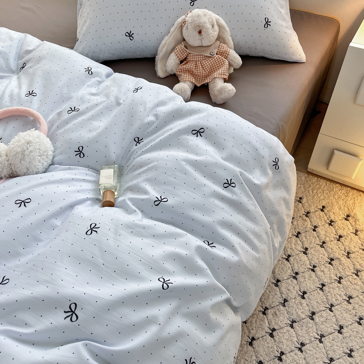 91家纺网 家纺一手货源 找家纺 曼璐家纺 2025新款碎花双拼水洗棉四件套学生宿舍三件套单双人被套和床笠款-床单床笠套件 可颂-兰