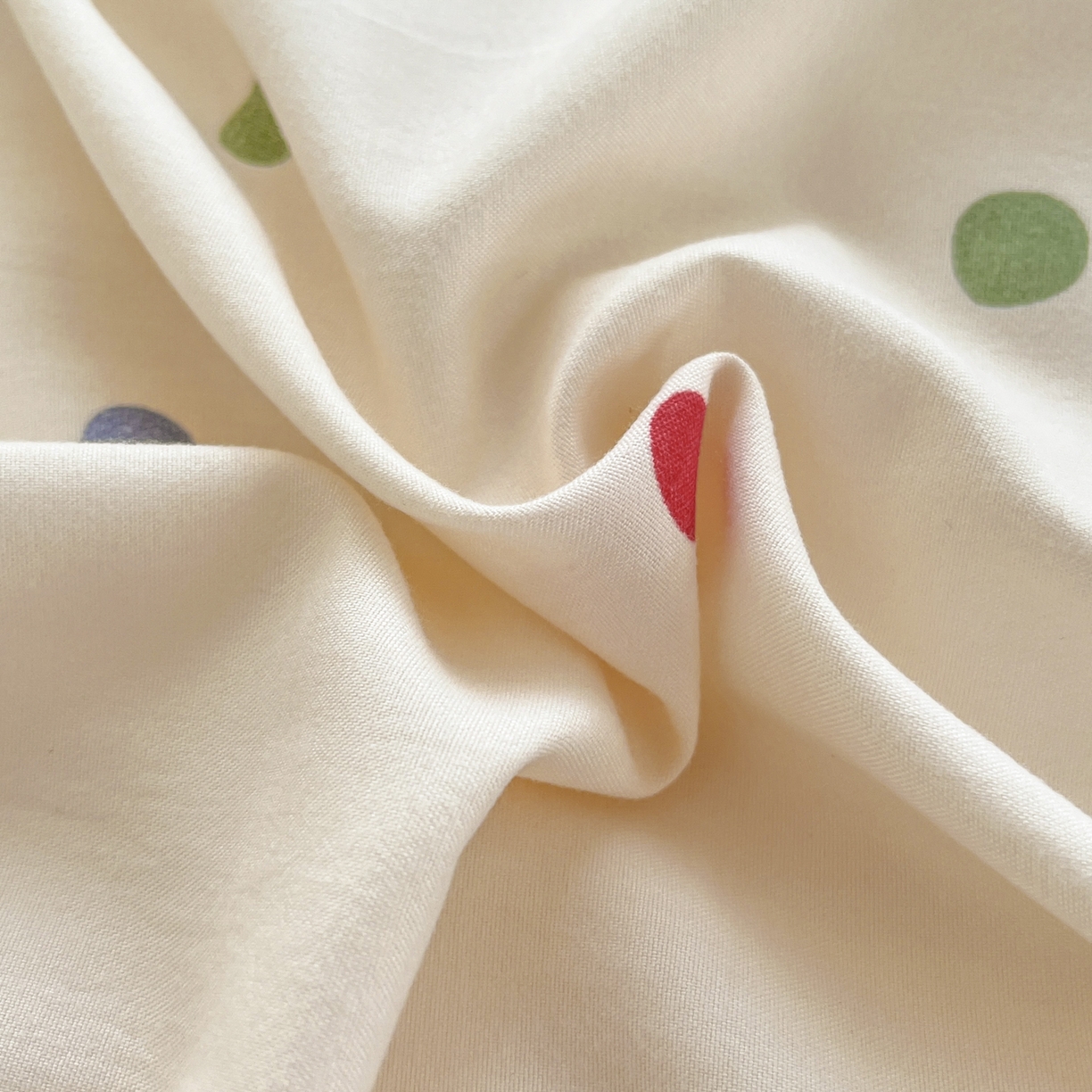 91家纺网 家纺一手货源 找家纺 曼璐家纺 2025新款碎花双拼水洗棉四件套学生宿舍三件套单双人被套和床笠款-床单床笠套件 奶油波波