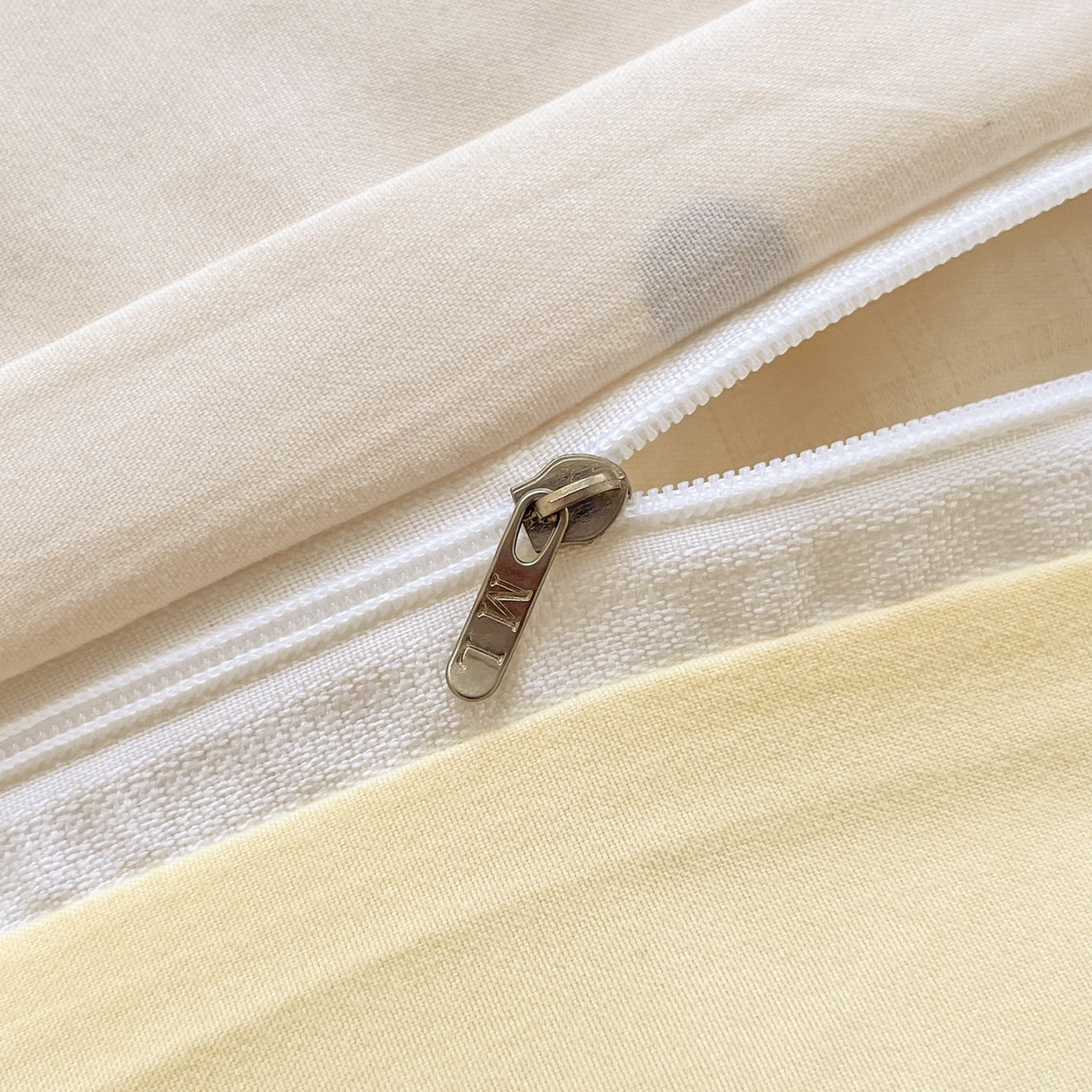 91家纺网 家纺一手货源 找家纺 曼璐家纺 2025新款碎花双拼水洗棉四件套学生宿舍三件套单双人被套和床笠款-床单床笠套件 奶油波波