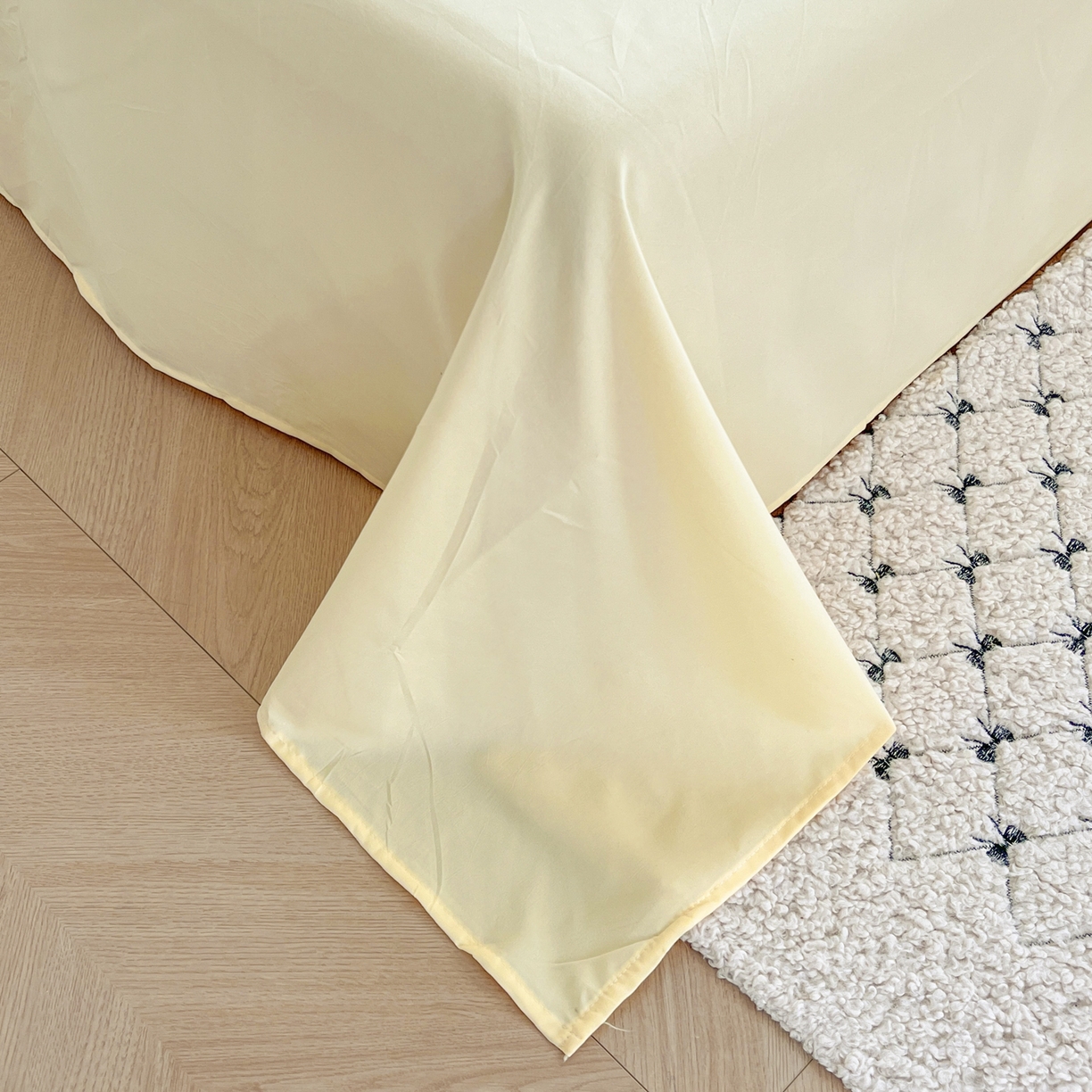 91家纺网 家纺一手货源 找家纺 曼璐家纺 2025新款碎花双拼水洗棉四件套学生宿舍三件套单双人被套和床笠款-床单床笠套件 奶油波波