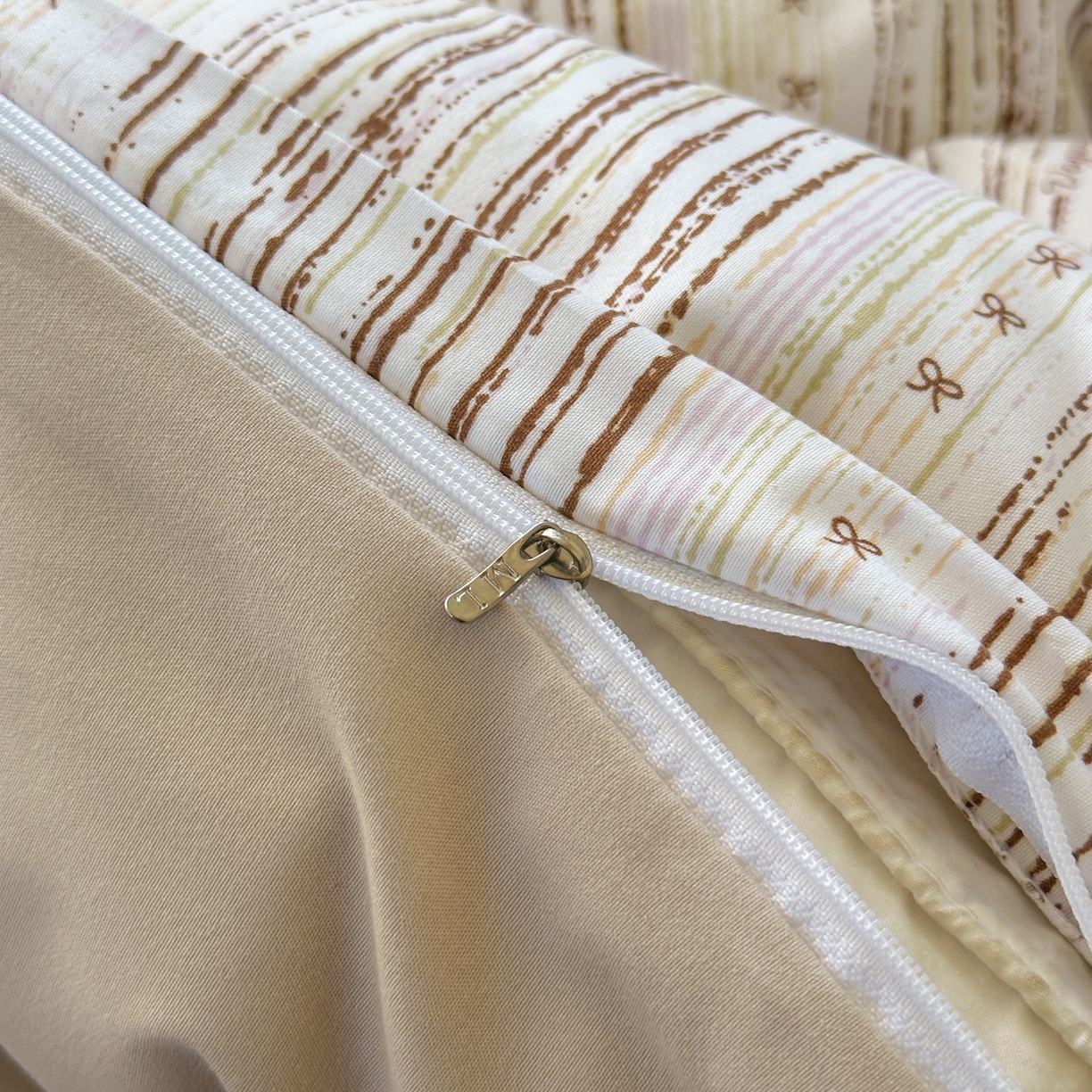 91家纺网 家纺一手货源 找家纺 曼璐家纺 2025新款碎花双拼水洗棉四件套学生宿舍三件套单双人被套和床笠款-床单床笠套件 馨怡