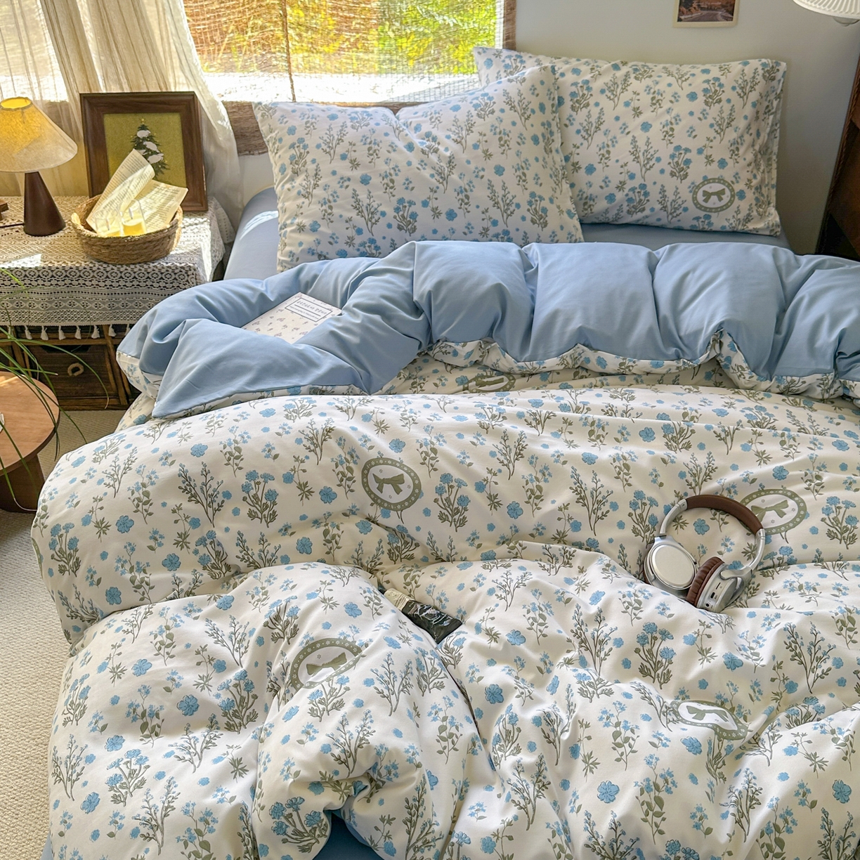 91家纺网 家纺一手货源 找家纺 曼璐家纺 2025新款碎花双拼水洗棉四件套学生宿舍三件套单双人被套和床笠款-床单床笠套件 假日-蓝