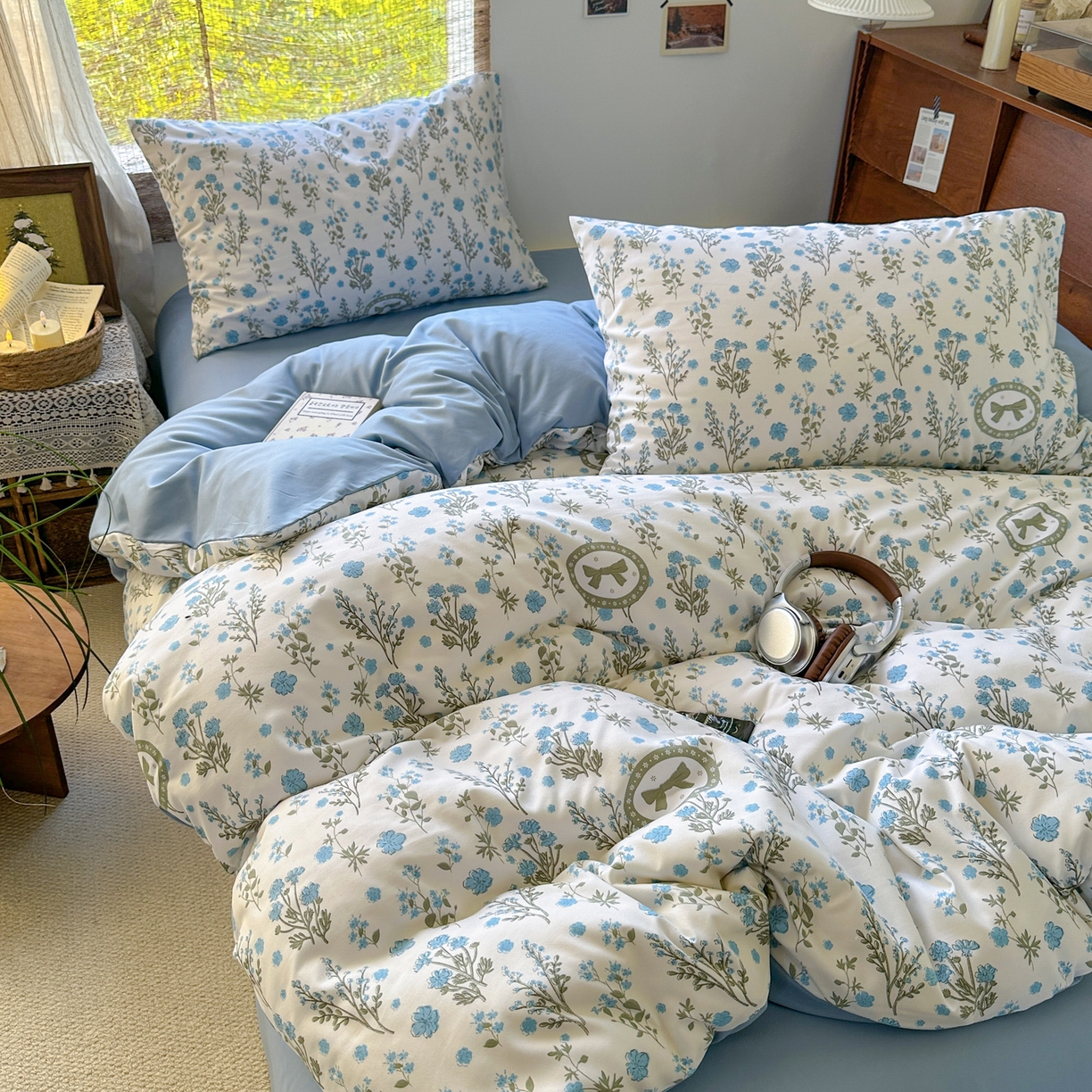 91家纺网 家纺一手货源 找家纺 曼璐家纺 2025新款碎花双拼水洗棉四件套学生宿舍三件套单双人被套和床笠款-床单床笠套件 假日-蓝