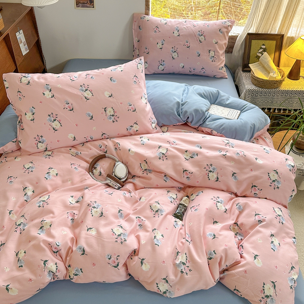 91家纺网 家纺一手货源 找家纺 曼璐家纺 2025新款碎花双拼水洗棉四件套学生宿舍三件套单双人被套和床笠款-床单床笠套件 静香-粉