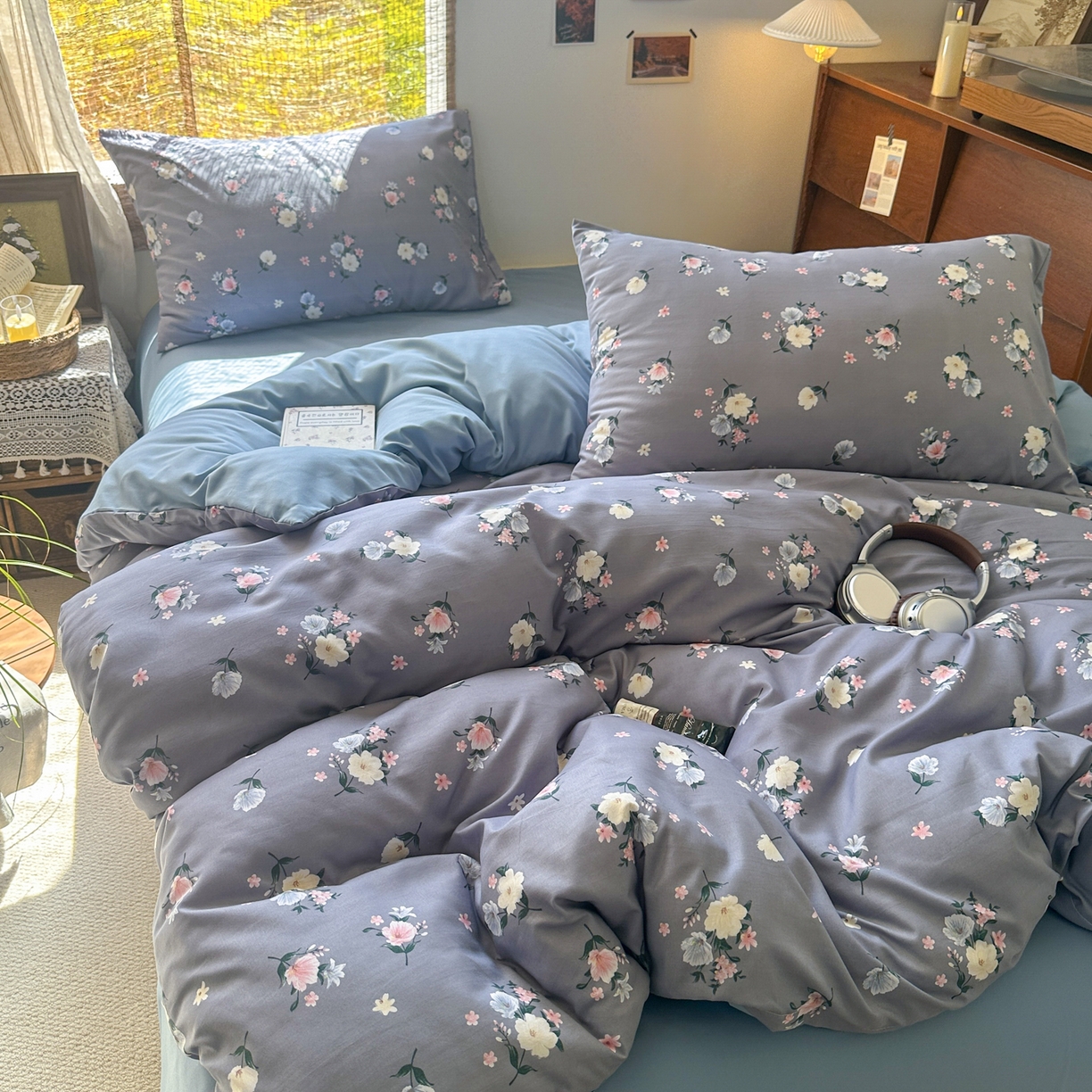 91家纺网 家纺一手货源 找家纺 曼璐家纺 2025新款碎花双拼水洗棉四件套学生宿舍三件套单双人被套和床笠款-床单床笠套件 静香-灰