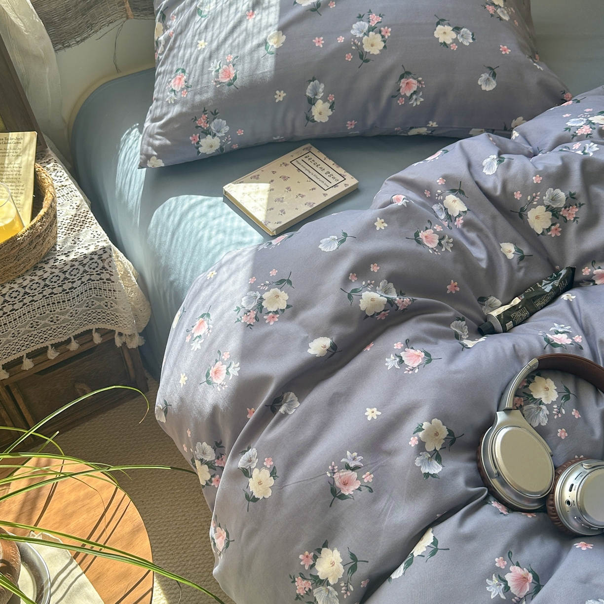 91家纺网 家纺一手货源 找家纺 曼璐家纺 2025新款碎花双拼水洗棉四件套学生宿舍三件套单双人被套和床笠款-床单床笠套件 静香-灰