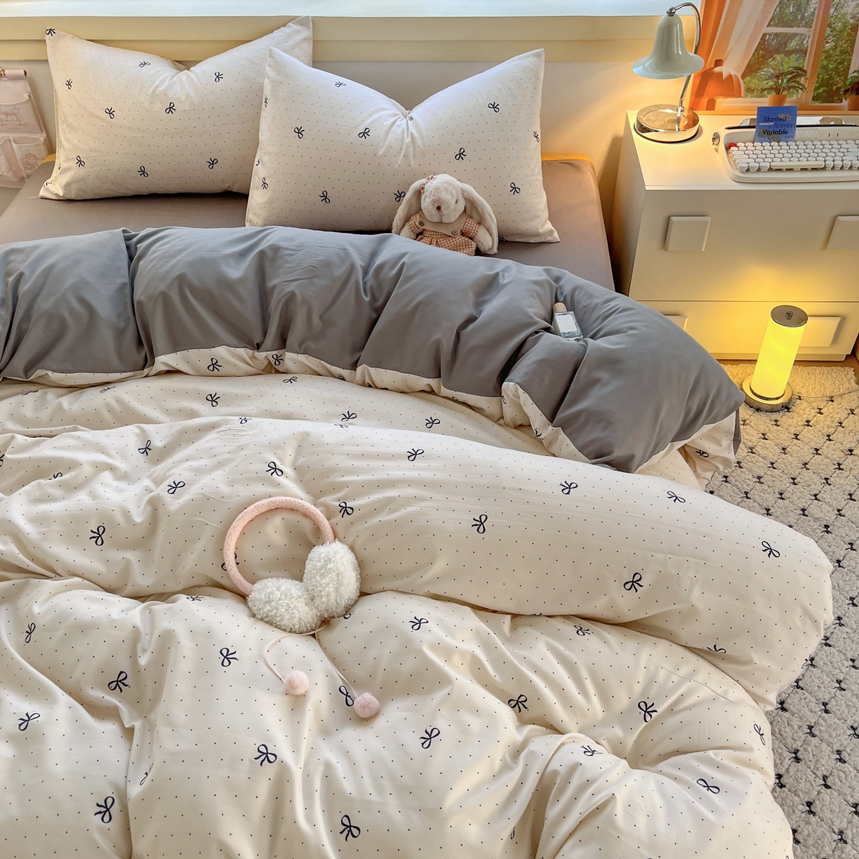 91家纺网 家纺一手货源 找家纺 曼璐家纺 2025新款碎花双拼水洗棉四件套学生宿舍三件套单双人被套和床笠款-床单床笠套件 可颂-米