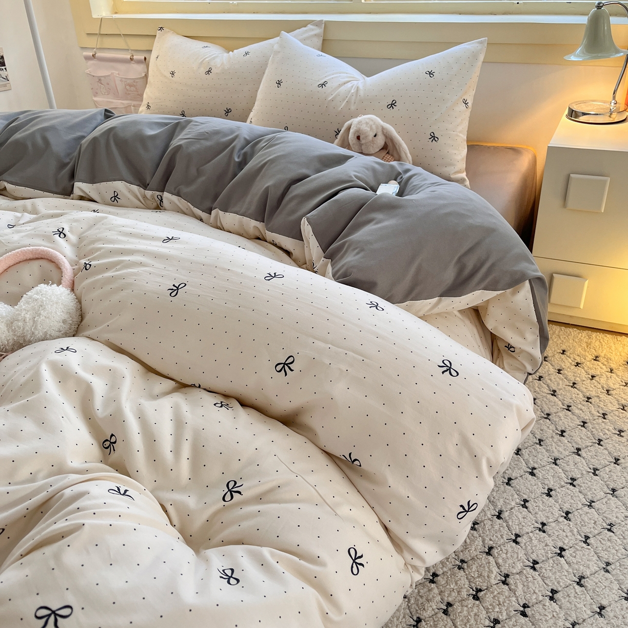 91家纺网 家纺一手货源 找家纺 曼璐家纺 2025新款碎花双拼水洗棉四件套学生宿舍三件套单双人被套和床笠款-床单床笠套件 可颂-米