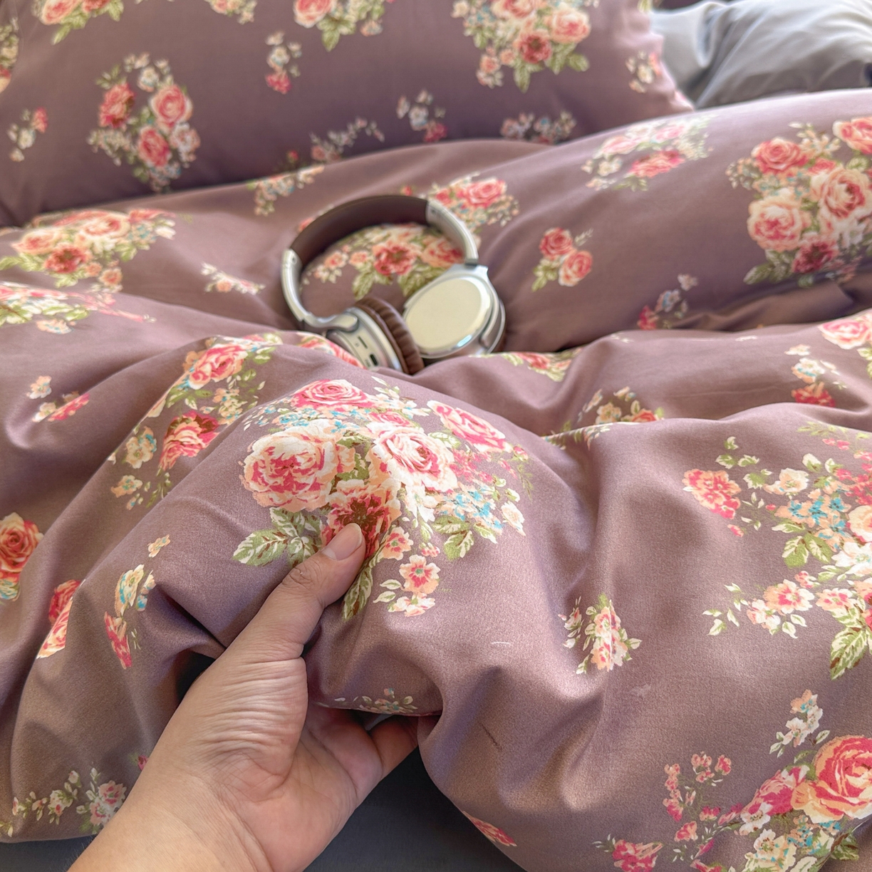 91家纺网 家纺一手货源 找家纺 曼璐家纺 2025新款碎花双拼水洗棉四件套学生宿舍三件套单双人被套和床笠款-床单床笠套件 莱茵湖