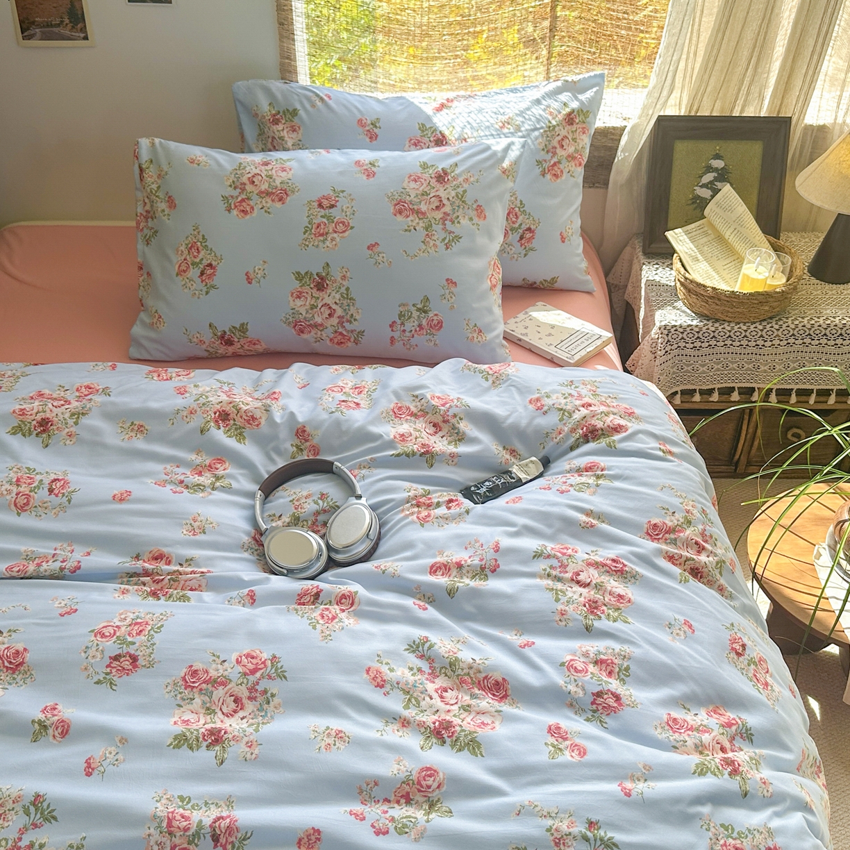 91家纺网 家纺一手货源 找家纺 曼璐家纺 2025新款碎花双拼水洗棉四件套学生宿舍三件套单双人被套和床笠款-床单床笠套件 莱茵湖-蓝