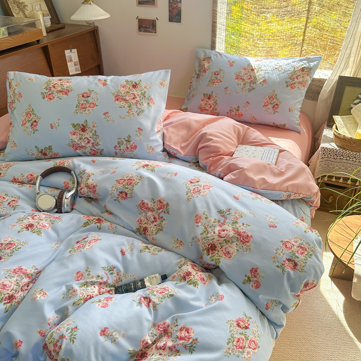 91家纺网 家纺一手货源 找家纺 曼璐家纺 2025新款碎花双拼水洗棉四件套学生宿舍三件套单双人被套和床笠款-床单床笠套件 莱茵湖-蓝