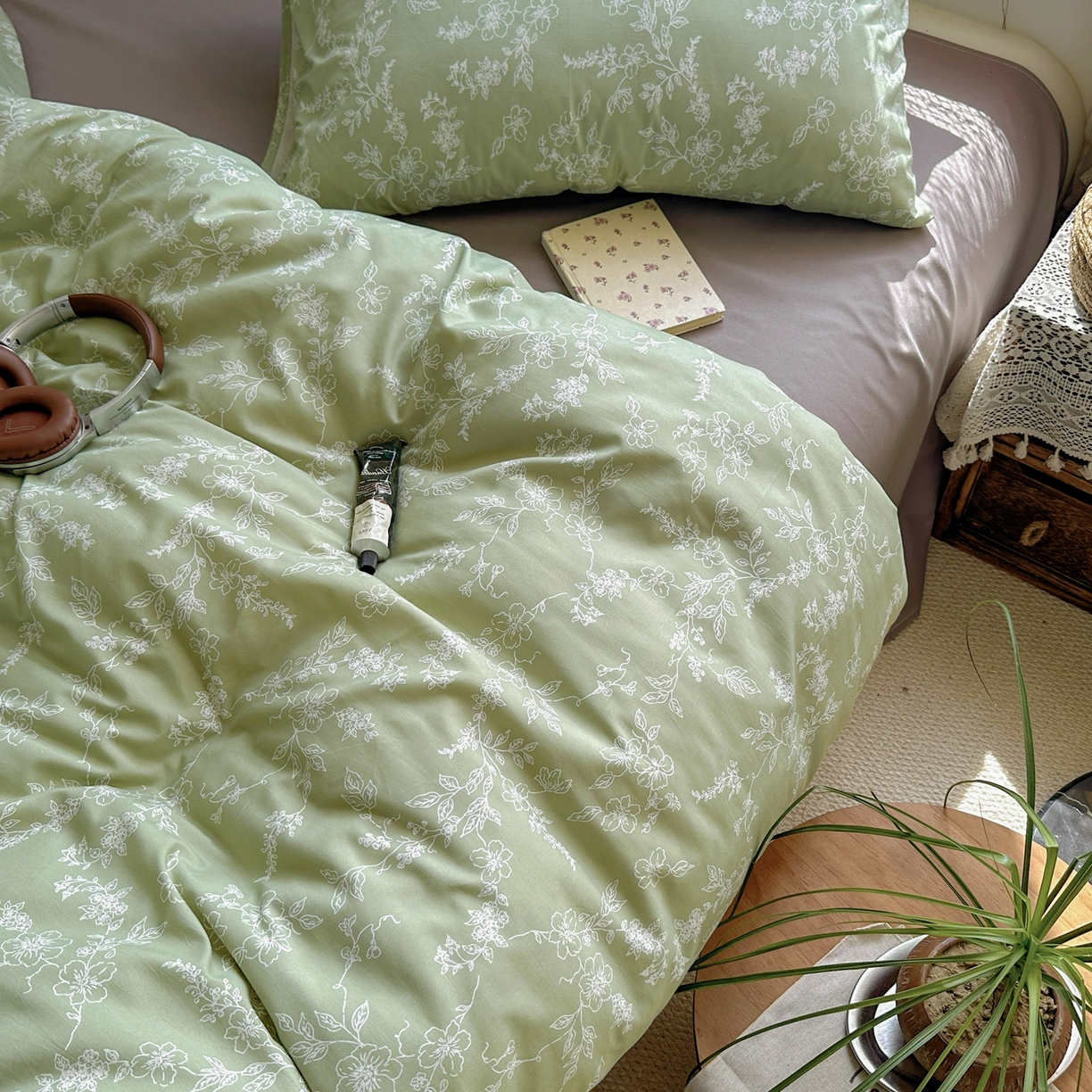 91家纺网 家纺一手货源 找家纺 曼璐家纺 2025新款碎花双拼水洗棉四件套学生宿舍三件套单双人被套和床笠款-床单床笠套件 缦花