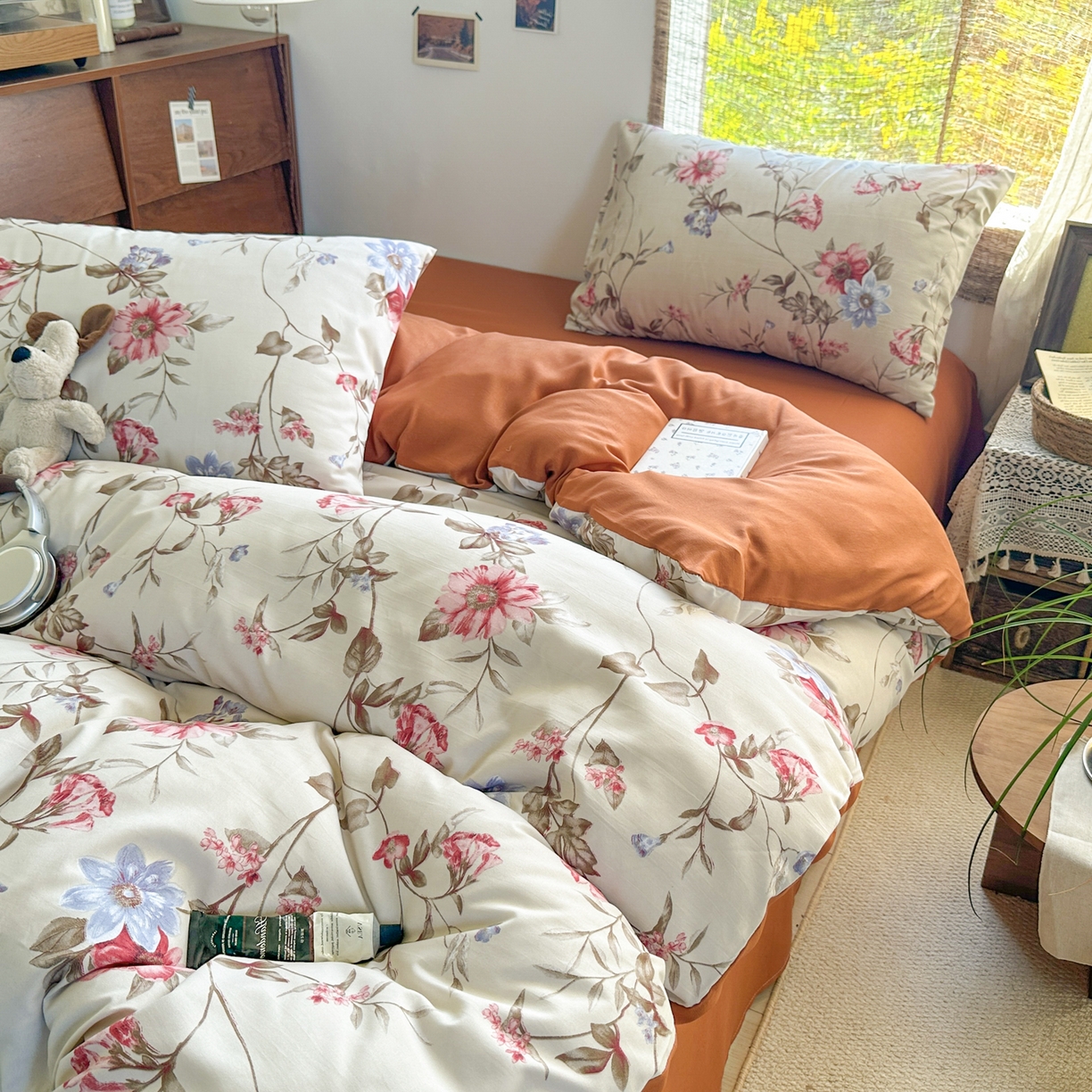 91家纺网 家纺一手货源 找家纺 曼璐家纺 2025新款碎花双拼水洗棉四件套学生宿舍三件套单双人被套和床笠款-床单床笠套件 玫瑰之约