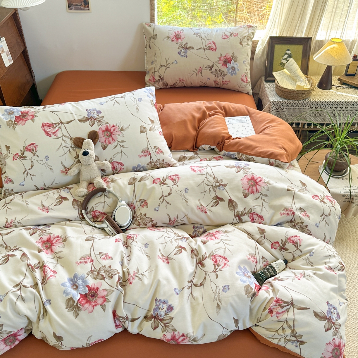 91家纺网 家纺一手货源 找家纺 曼璐家纺 2025新款碎花双拼水洗棉四件套学生宿舍三件套单双人被套和床笠款-床单床笠套件 玫瑰之约