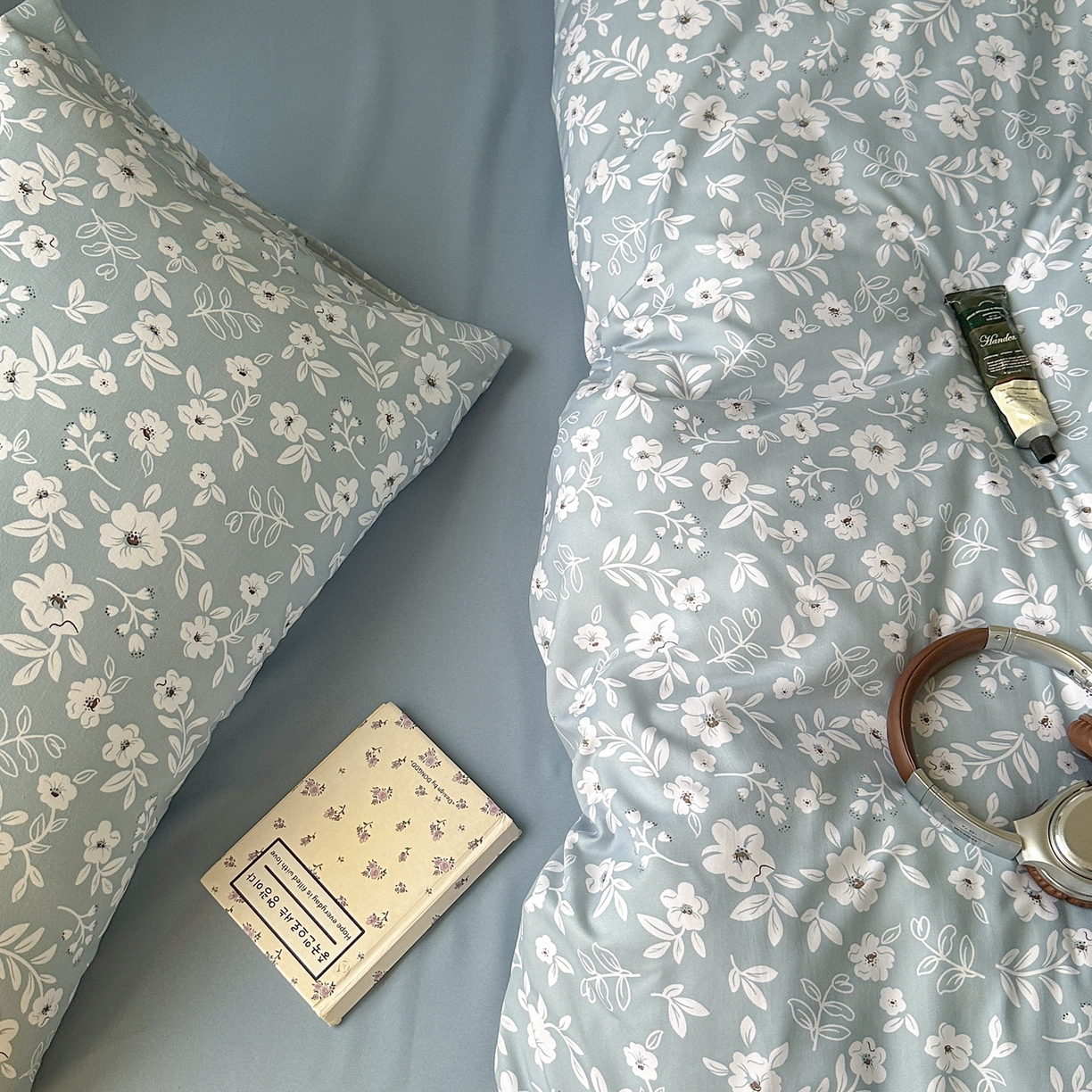 91家纺网 家纺一手货源 找家纺 曼璐家纺 2025新款碎花双拼水洗棉四件套学生宿舍三件套单双人被套和床笠款-床单床笠套件 木槿