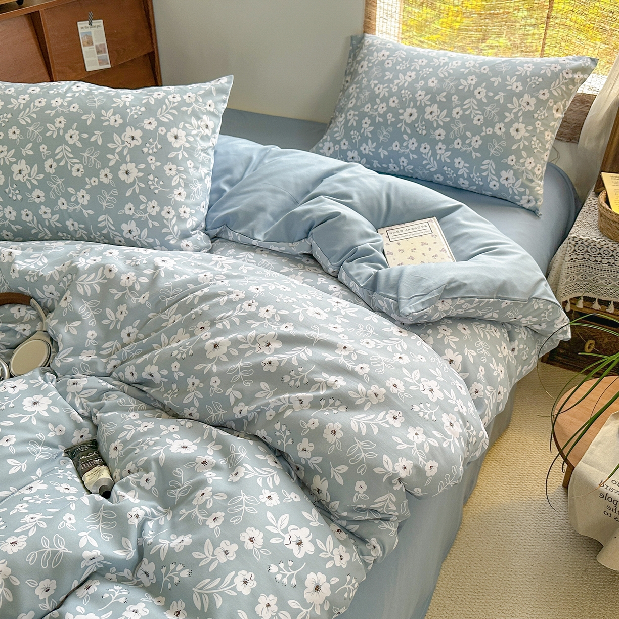 91家纺网 家纺一手货源 找家纺 曼璐家纺 2025新款碎花双拼水洗棉四件套学生宿舍三件套单双人被套和床笠款-床单床笠套件 木槿