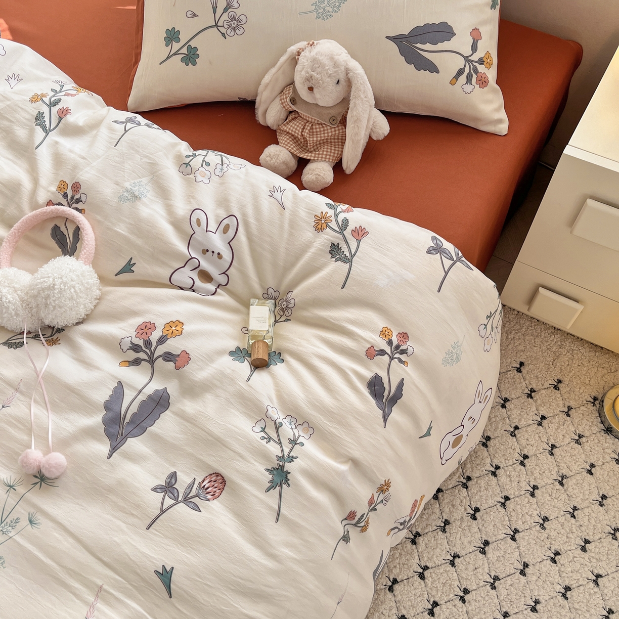 91家纺网 家纺一手货源 找家纺 曼璐家纺 2025新款碎花双拼水洗棉四件套学生宿舍三件套单双人被套和床笠款-床单床笠套件 千姿百态