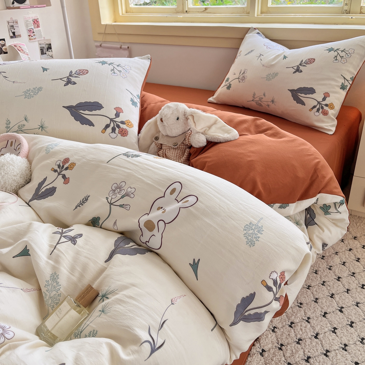 91家纺网 家纺一手货源 找家纺 曼璐家纺 2025新款碎花双拼水洗棉四件套学生宿舍三件套单双人被套和床笠款-床单床笠套件 千姿百态