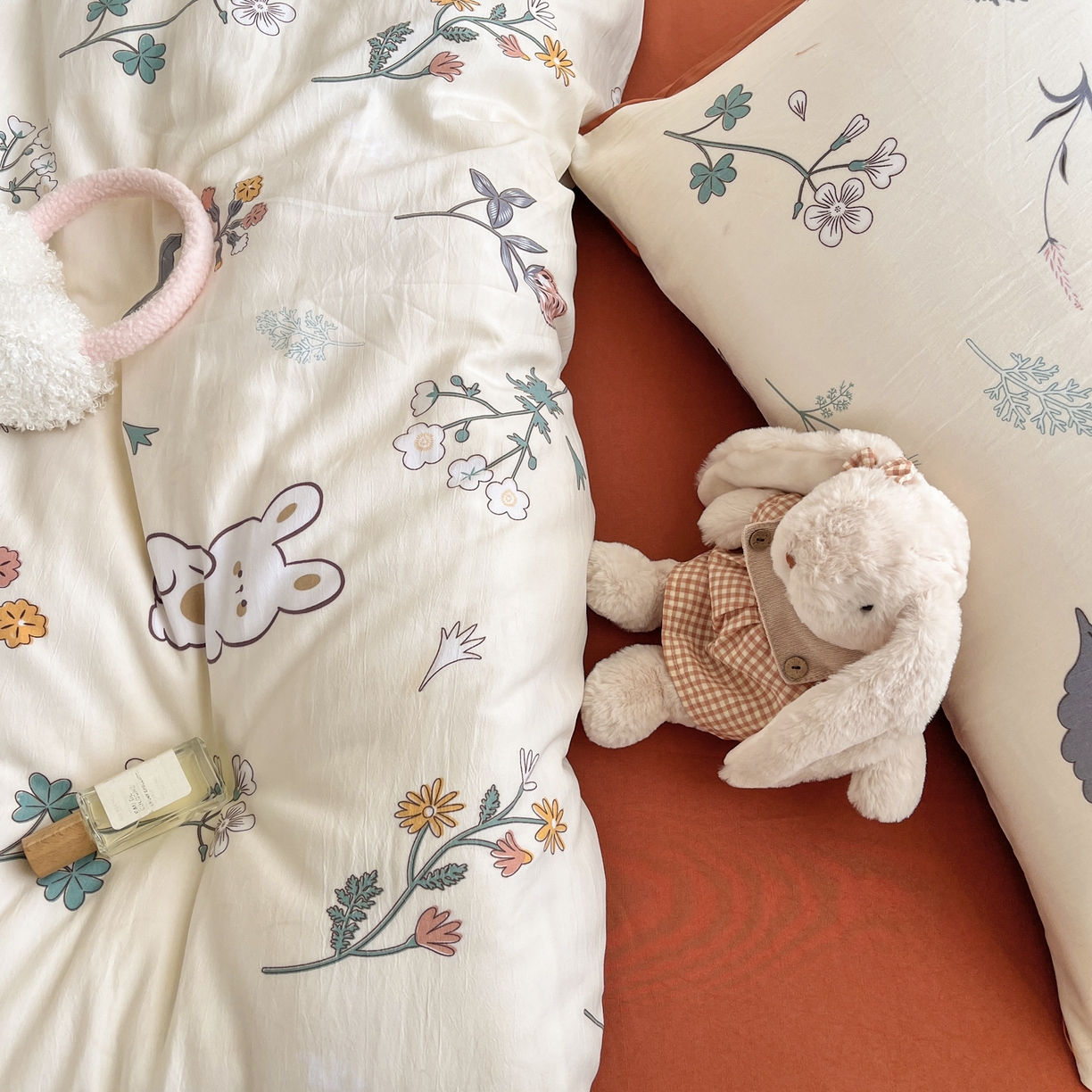 91家纺网 家纺一手货源 找家纺 曼璐家纺 2025新款碎花双拼水洗棉四件套学生宿舍三件套单双人被套和床笠款-床单床笠套件 千姿百态