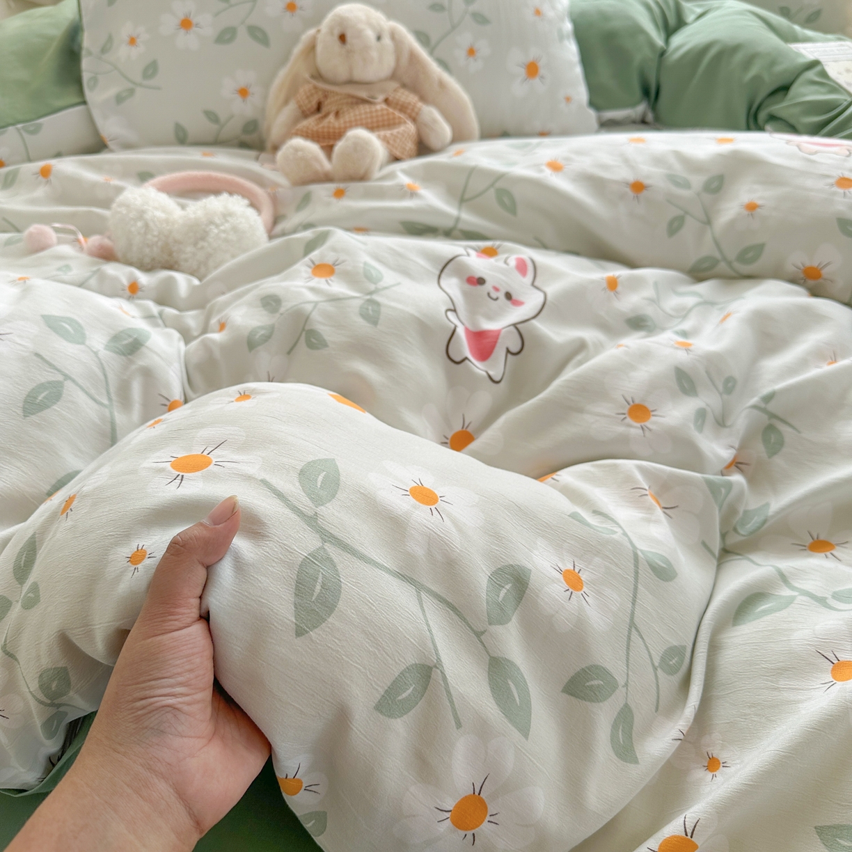 91家纺网 家纺一手货源 找家纺 曼璐家纺 2025新款碎花双拼水洗棉四件套学生宿舍三件套单双人被套和床笠款-床单床笠套件 趣味花园