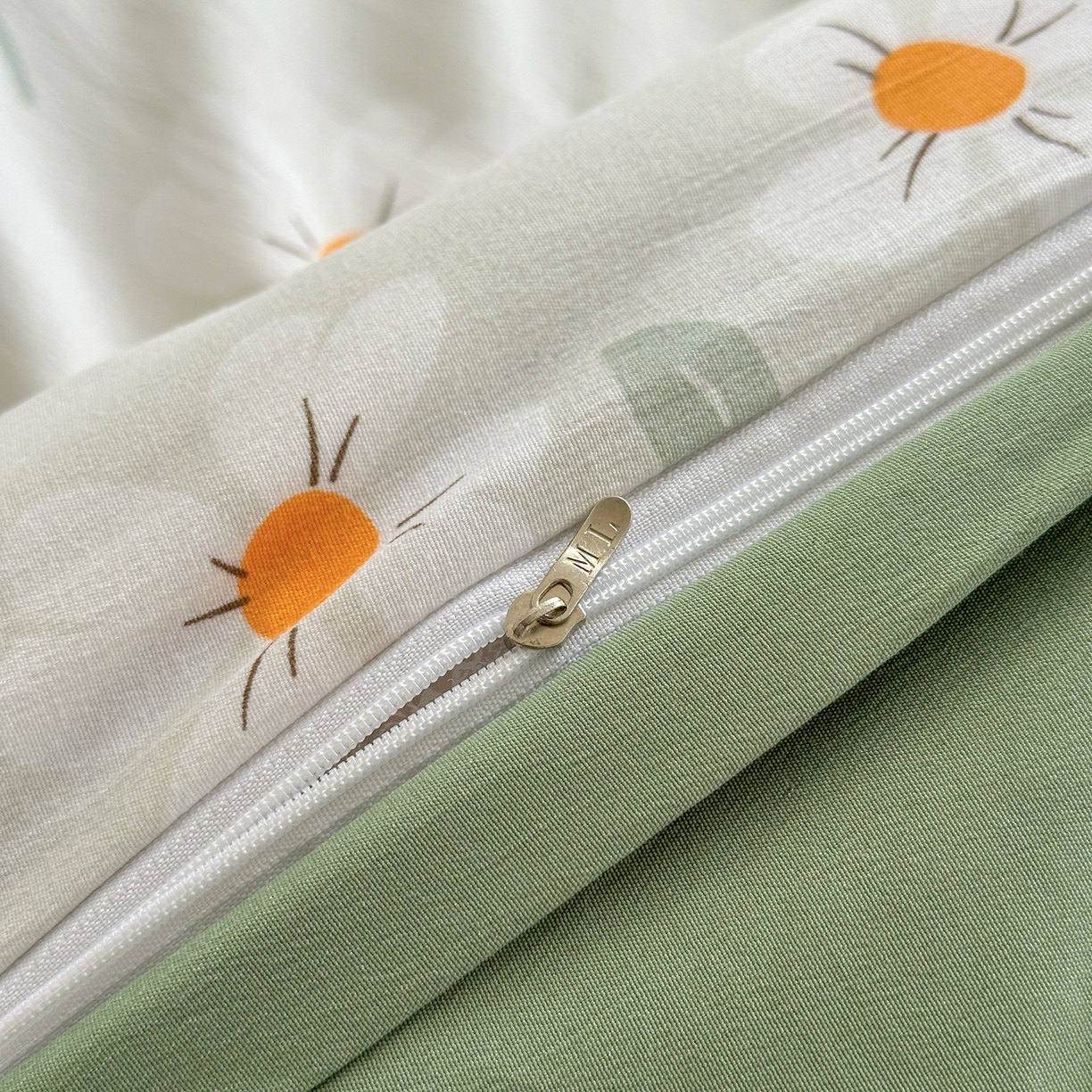 91家纺网 家纺一手货源 找家纺 曼璐家纺 2025新款碎花双拼水洗棉四件套学生宿舍三件套单双人被套和床笠款-床单床笠套件 趣味花园