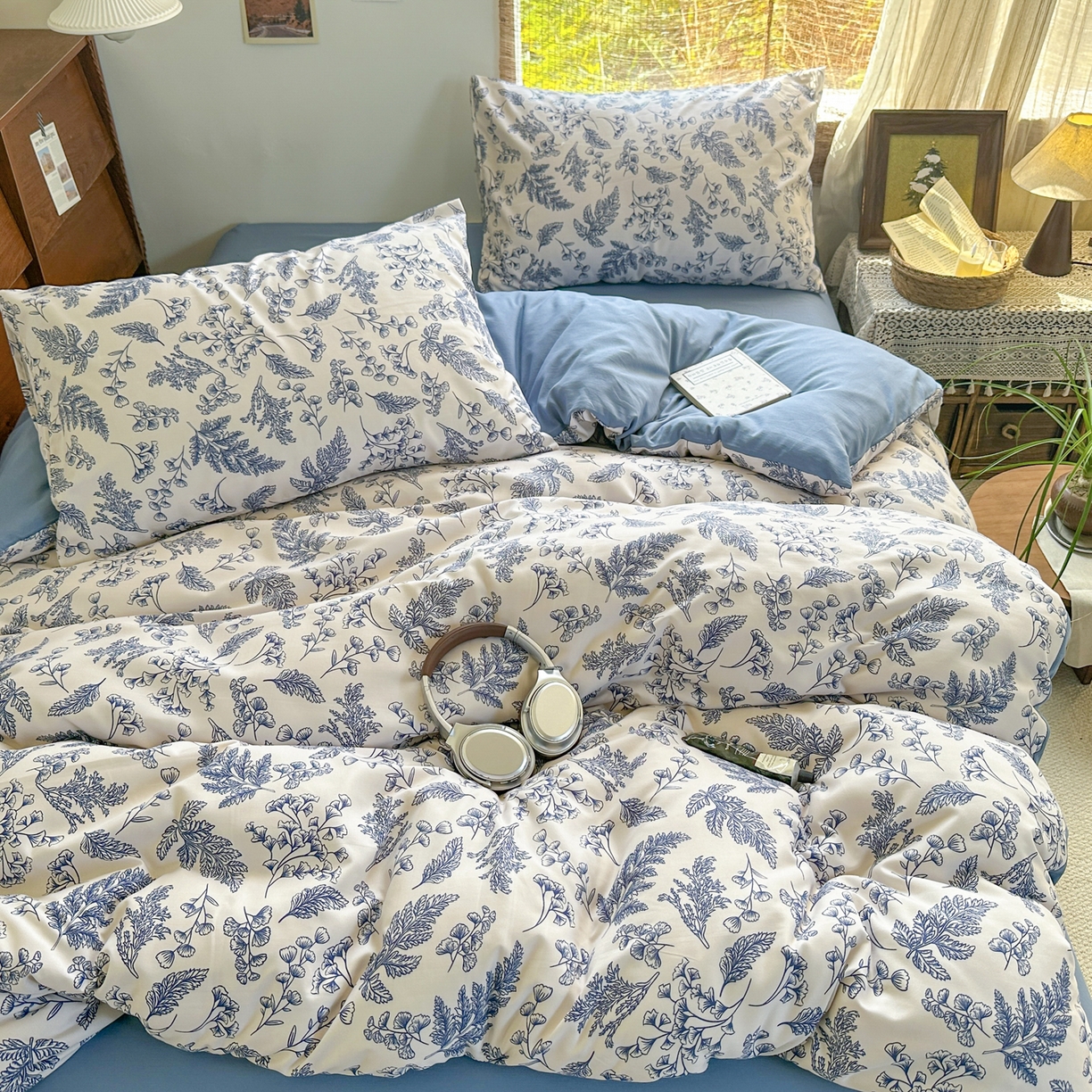 91家纺网 家纺一手货源 找家纺 曼璐家纺 2025新款碎花双拼水洗棉四件套学生宿舍三件套单双人被套和床笠款-床单床笠套件 深情-蓝