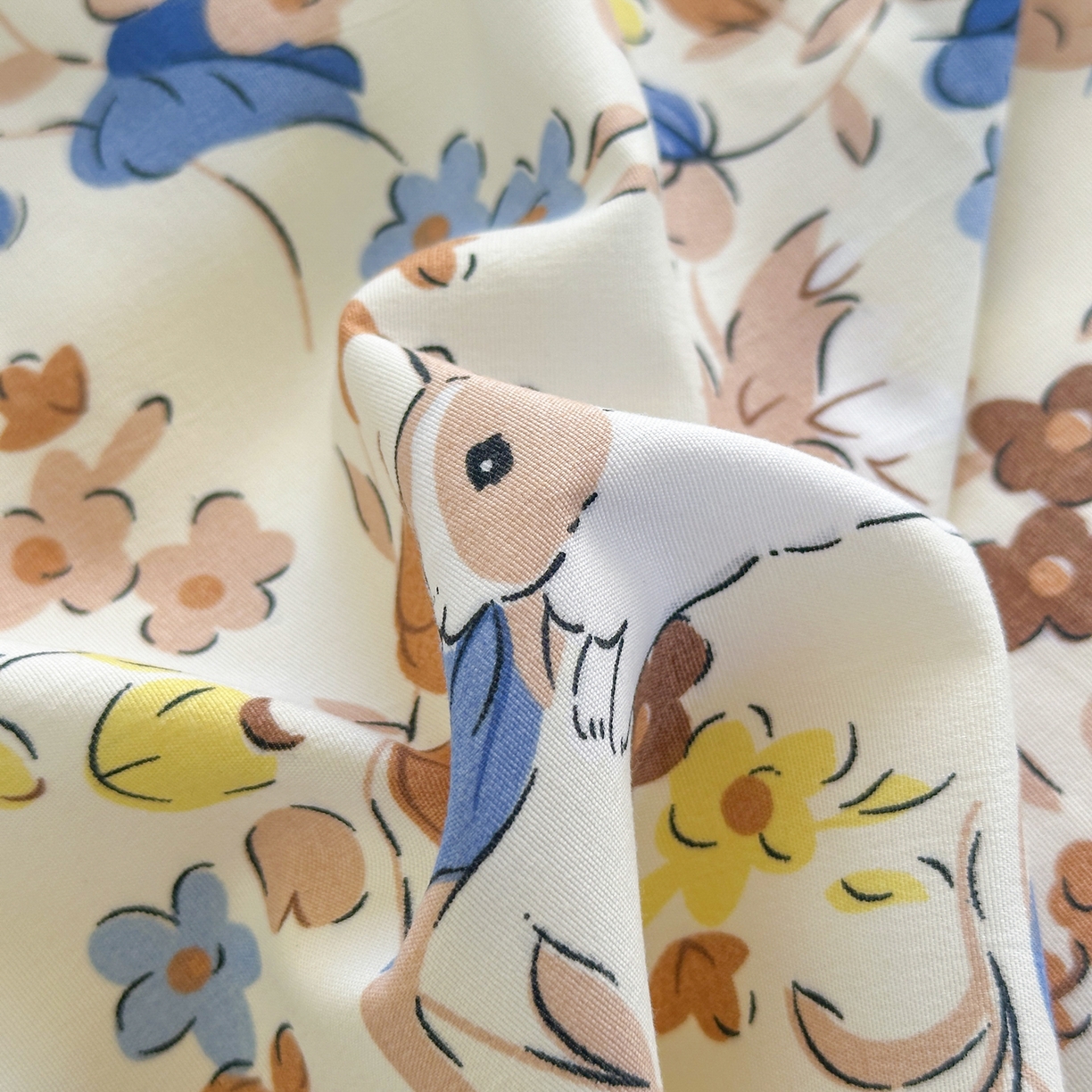 91家纺网 家纺一手货源 找家纺 曼璐家纺 2025新款碎花双拼水洗棉四件套学生宿舍三件套单双人被套和床笠款-床单床笠套件 田间美好