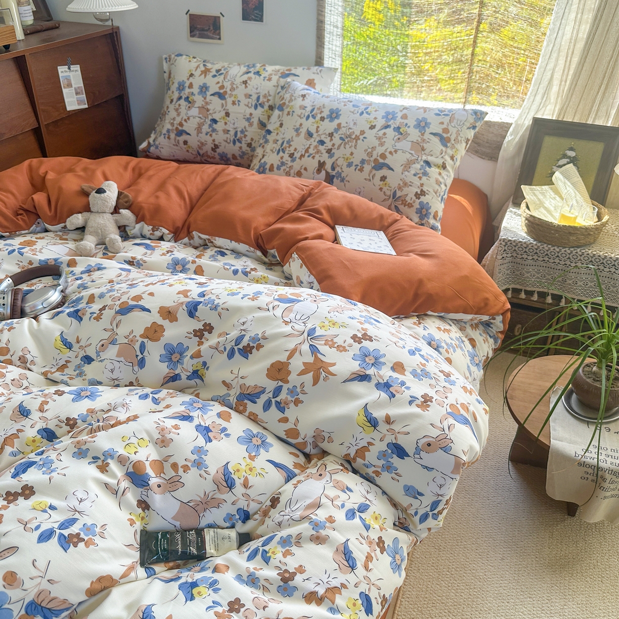 91家纺网 家纺一手货源 找家纺 曼璐家纺 2025新款碎花双拼水洗棉四件套学生宿舍三件套单双人被套和床笠款-床单床笠套件 田间美好